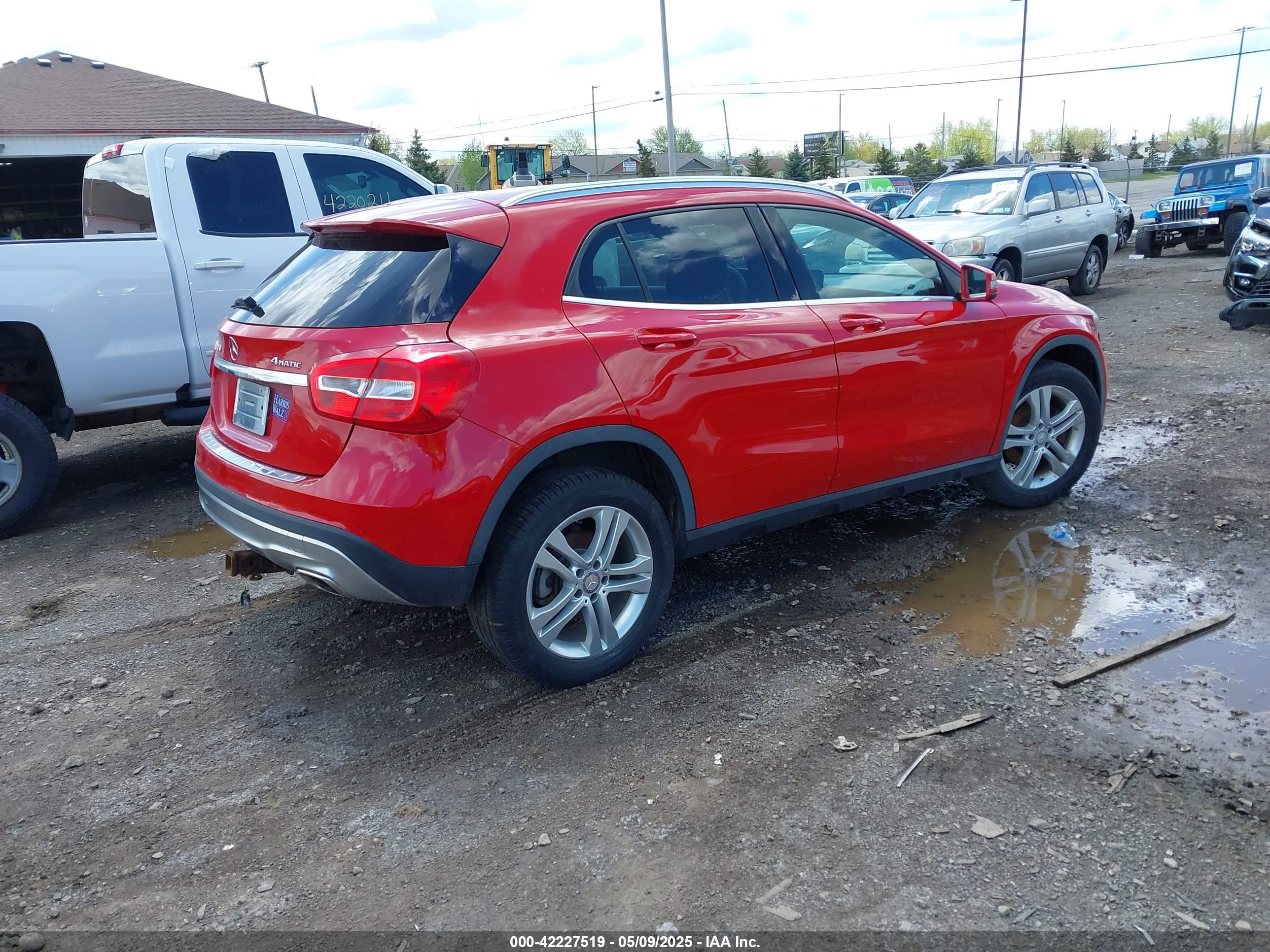 MERCEDES-BENZ GLA image 4
