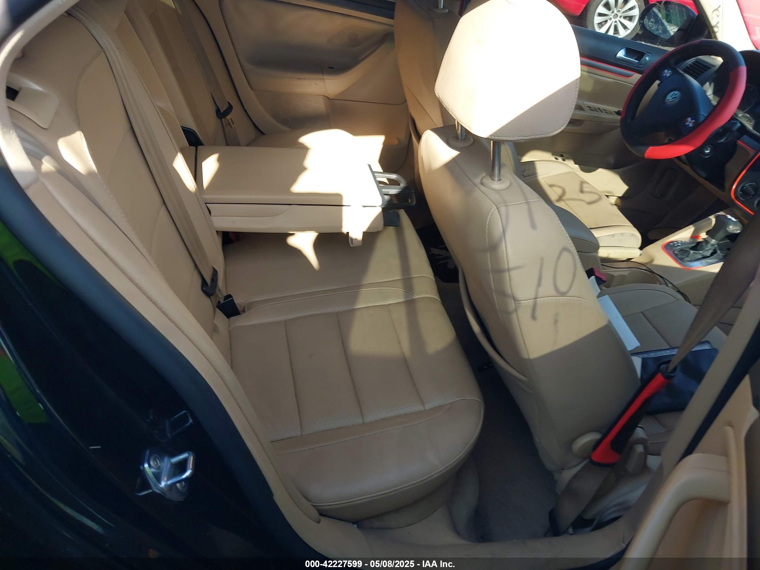 VOLKSWAGEN JETTA image 8