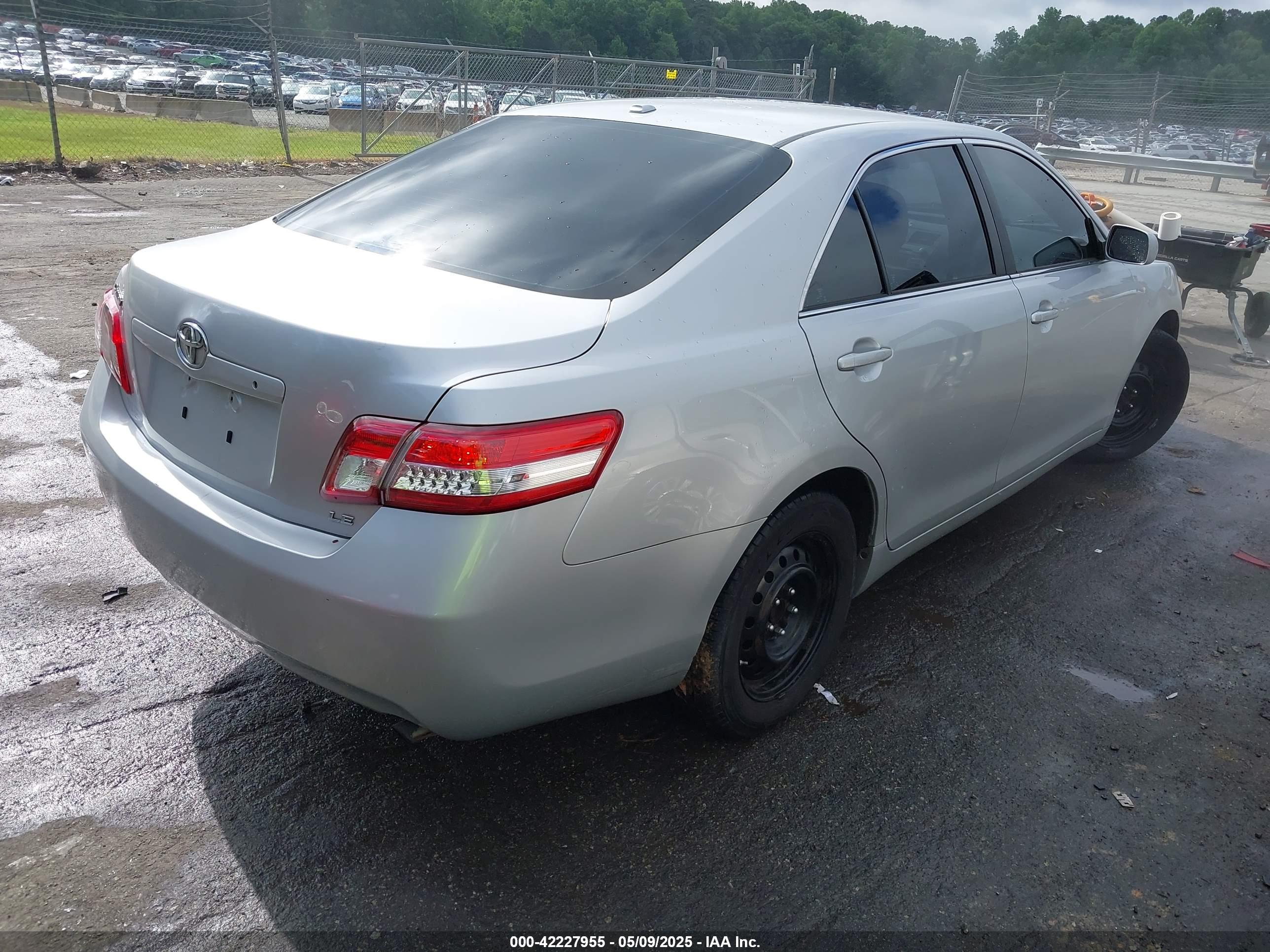 TOYOTA CAMRY image 4