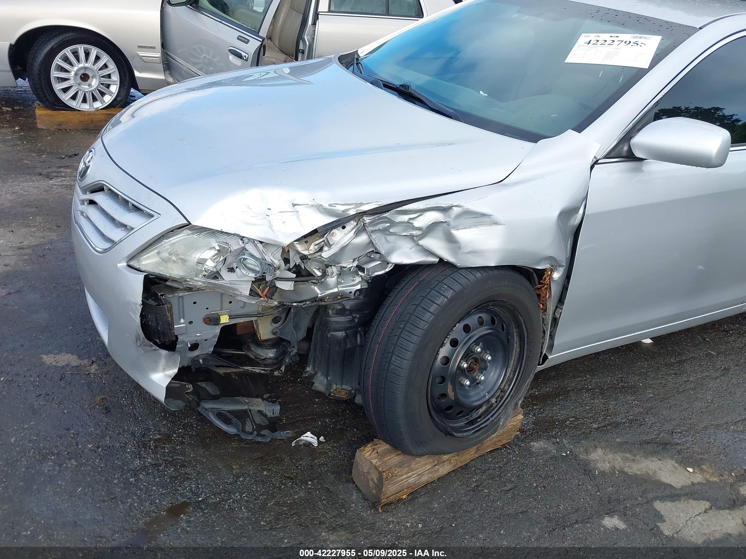 TOYOTA CAMRY image 6