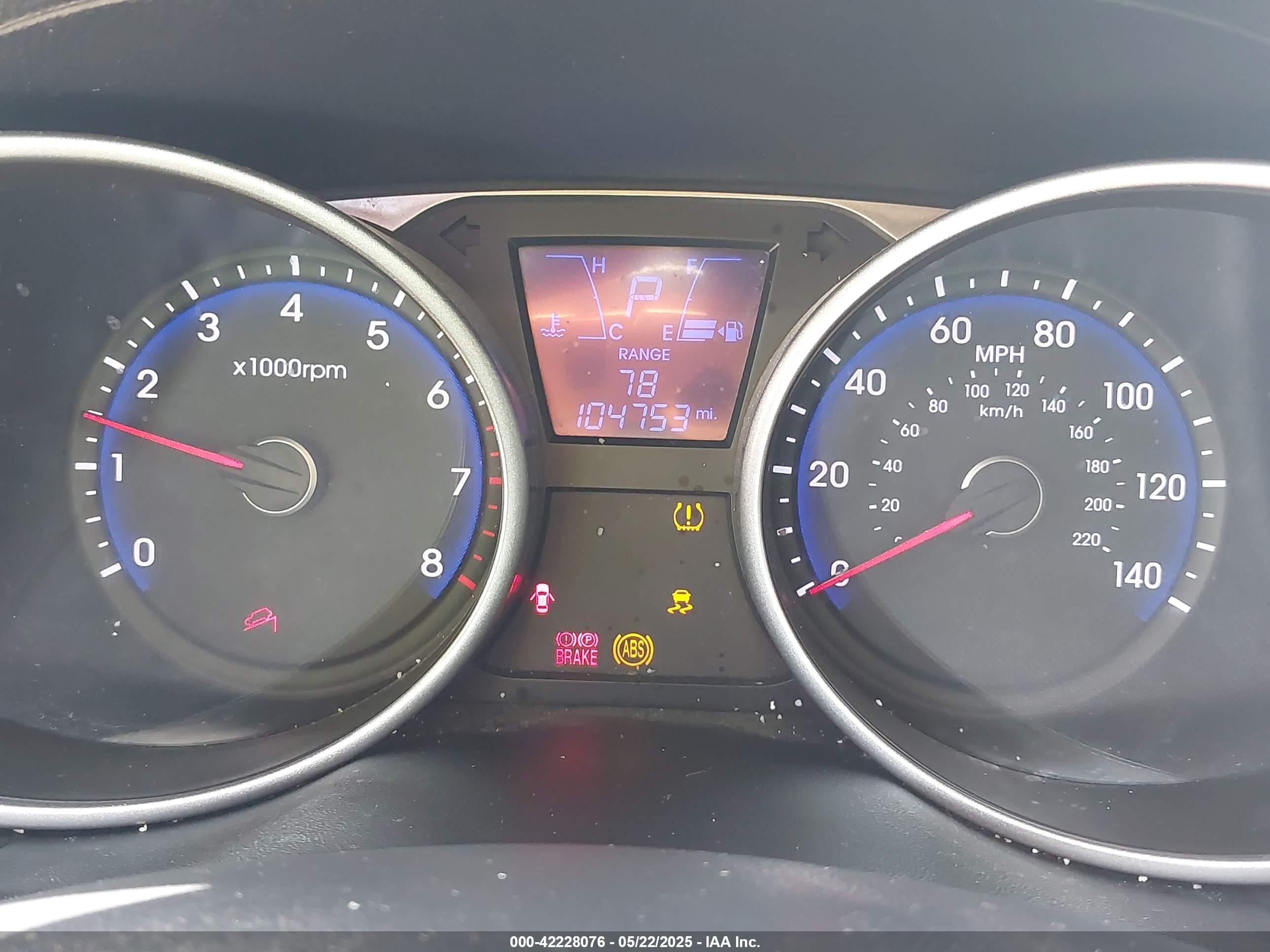 HYUNDAI TUCSON image 7