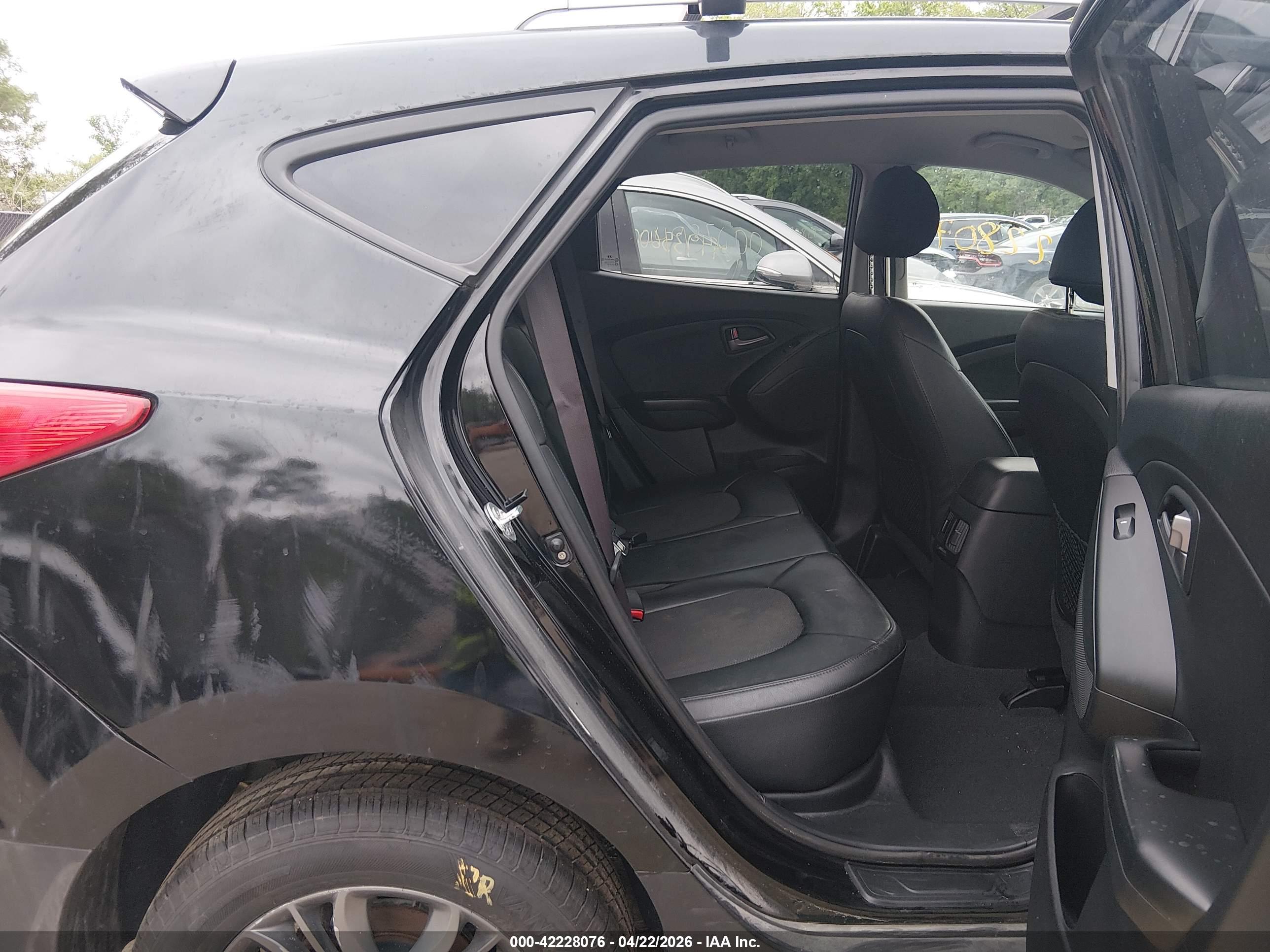 HYUNDAI TUCSON image 8