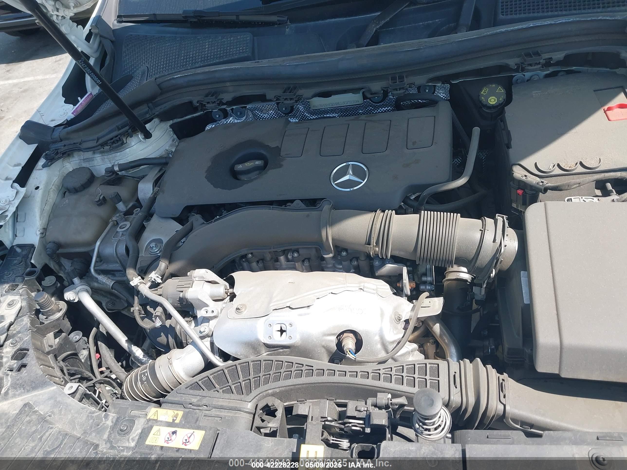 MERCEDES-BENZ GLA image 10