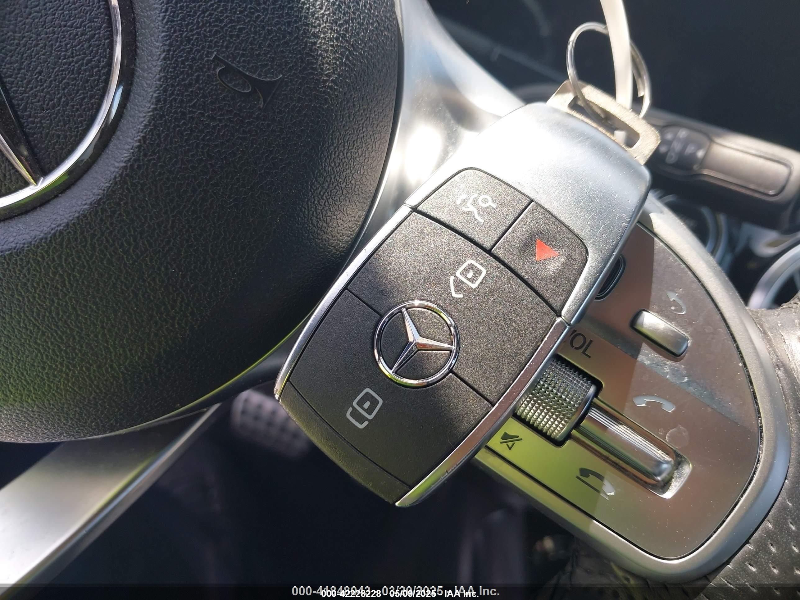 MERCEDES-BENZ GLA image 11
