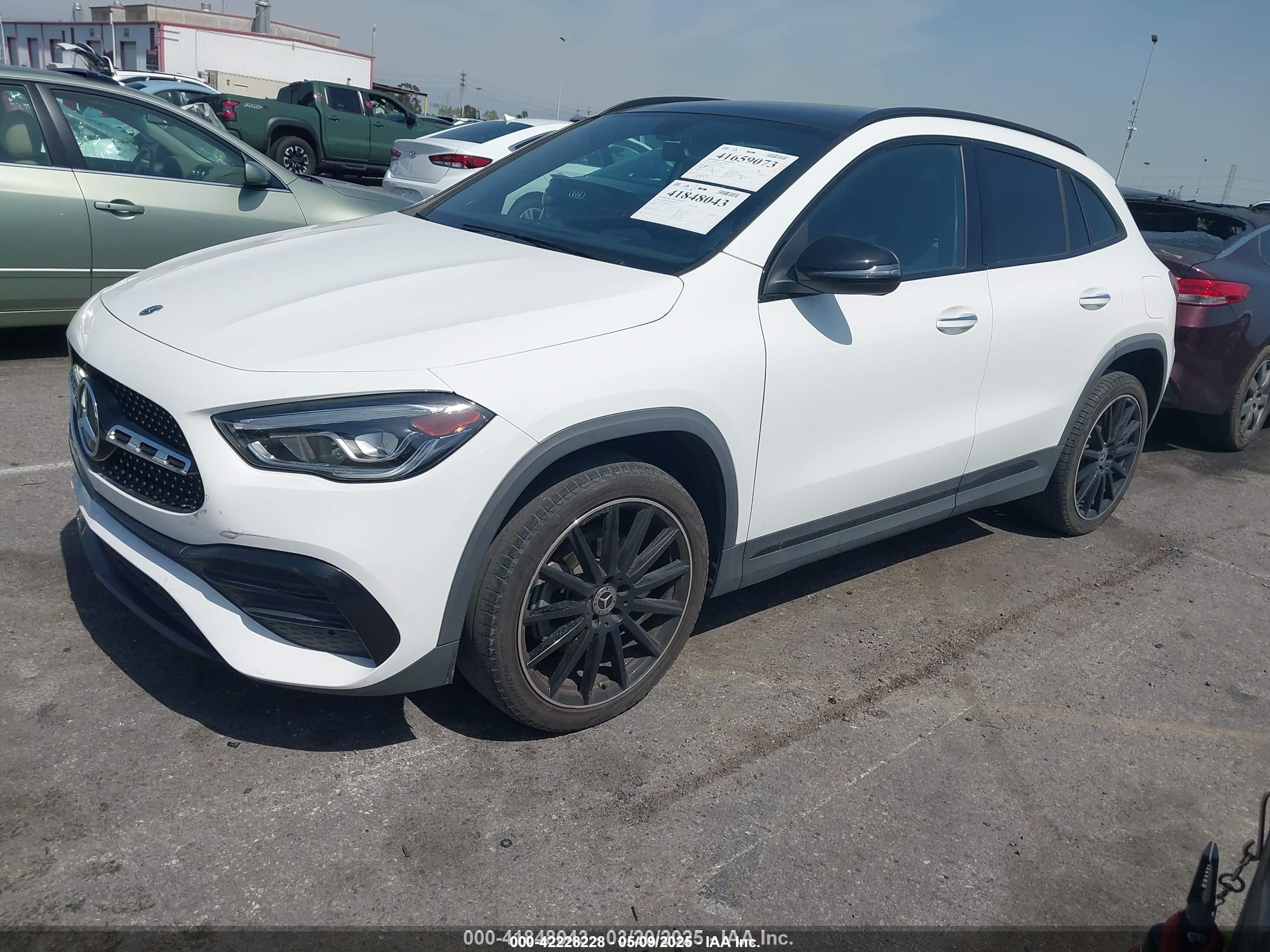 MERCEDES-BENZ GLA image 2