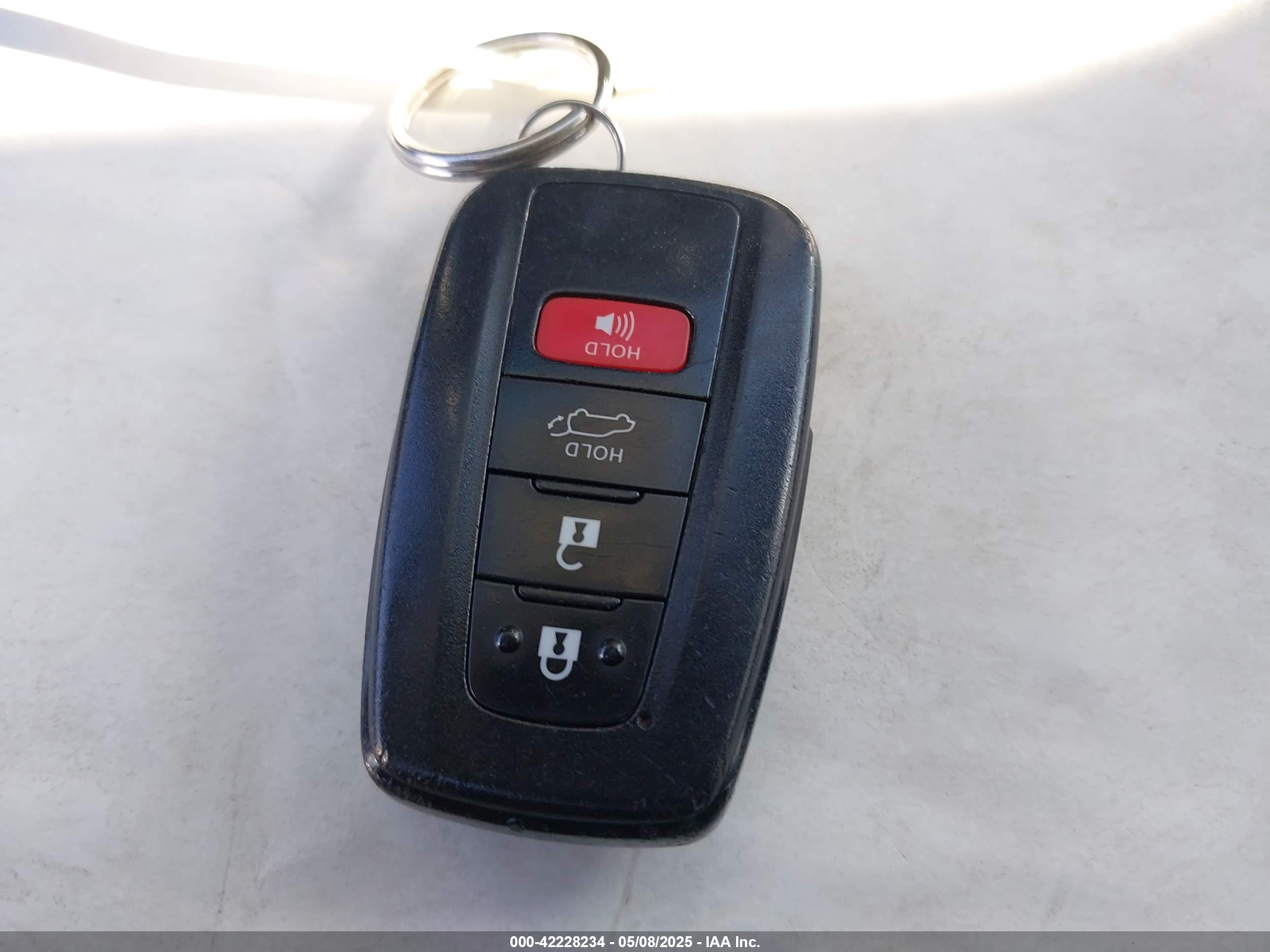 TOYOTA RAV4 image 11
