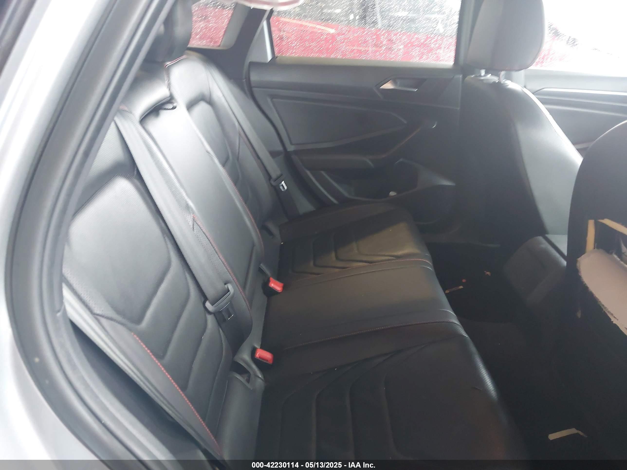 VOLKSWAGEN JETTA image 8