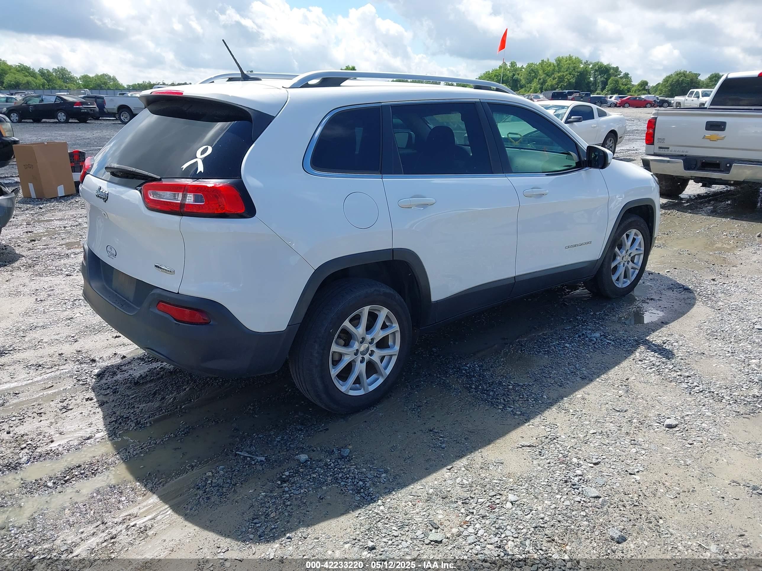 JEEP CHEROKEE image 4