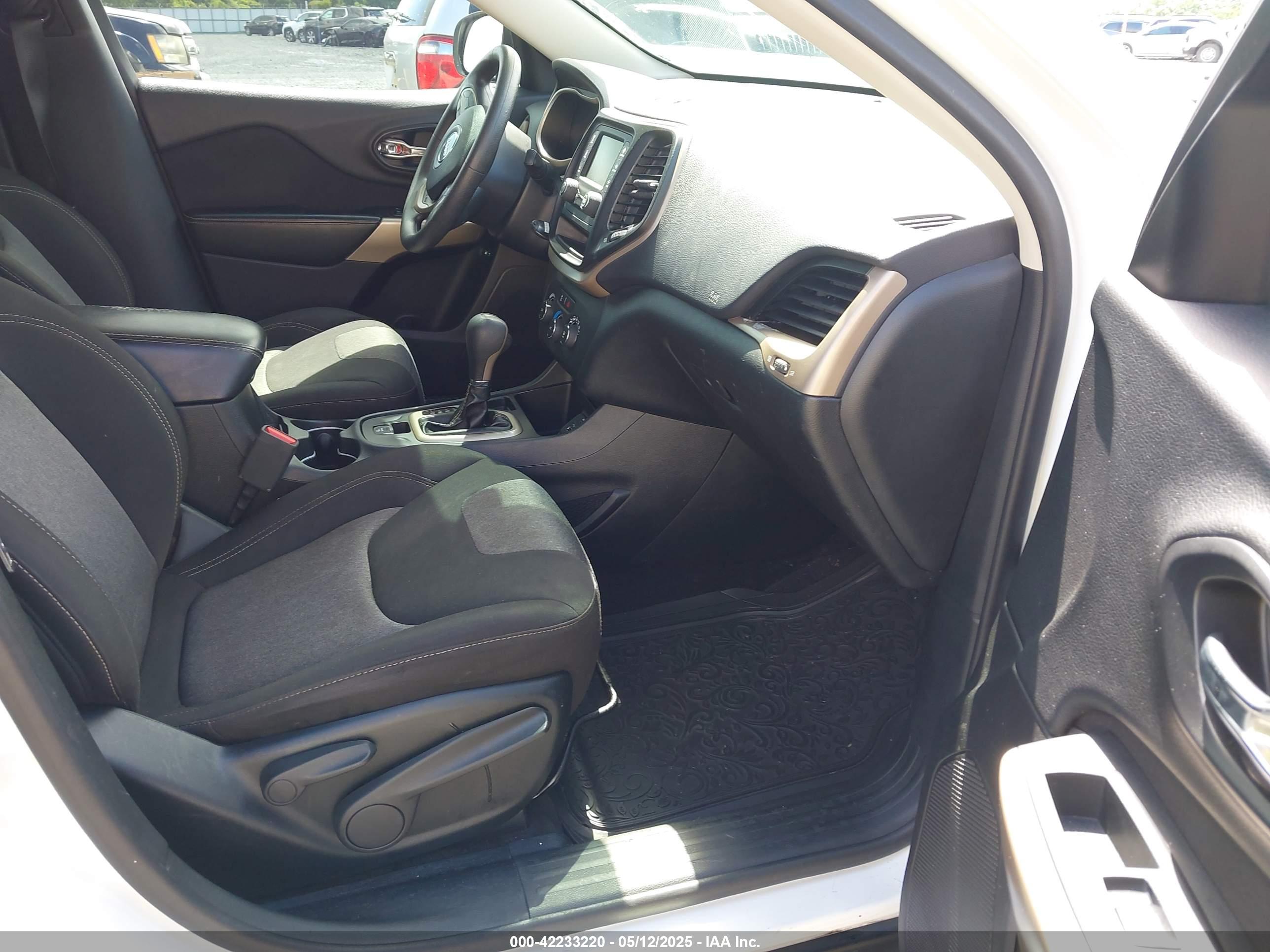 JEEP CHEROKEE image 5