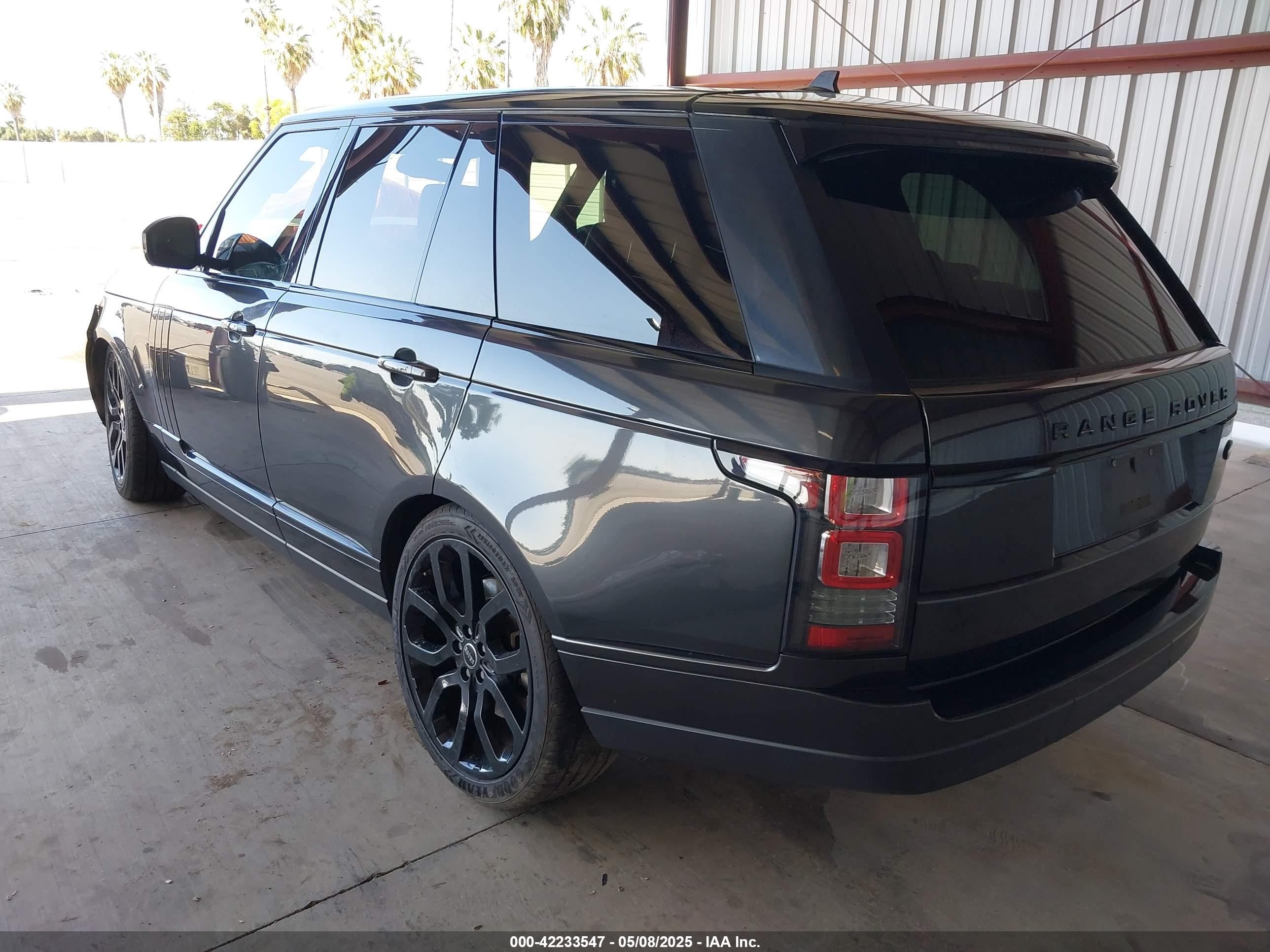 LAND ROVER image 3