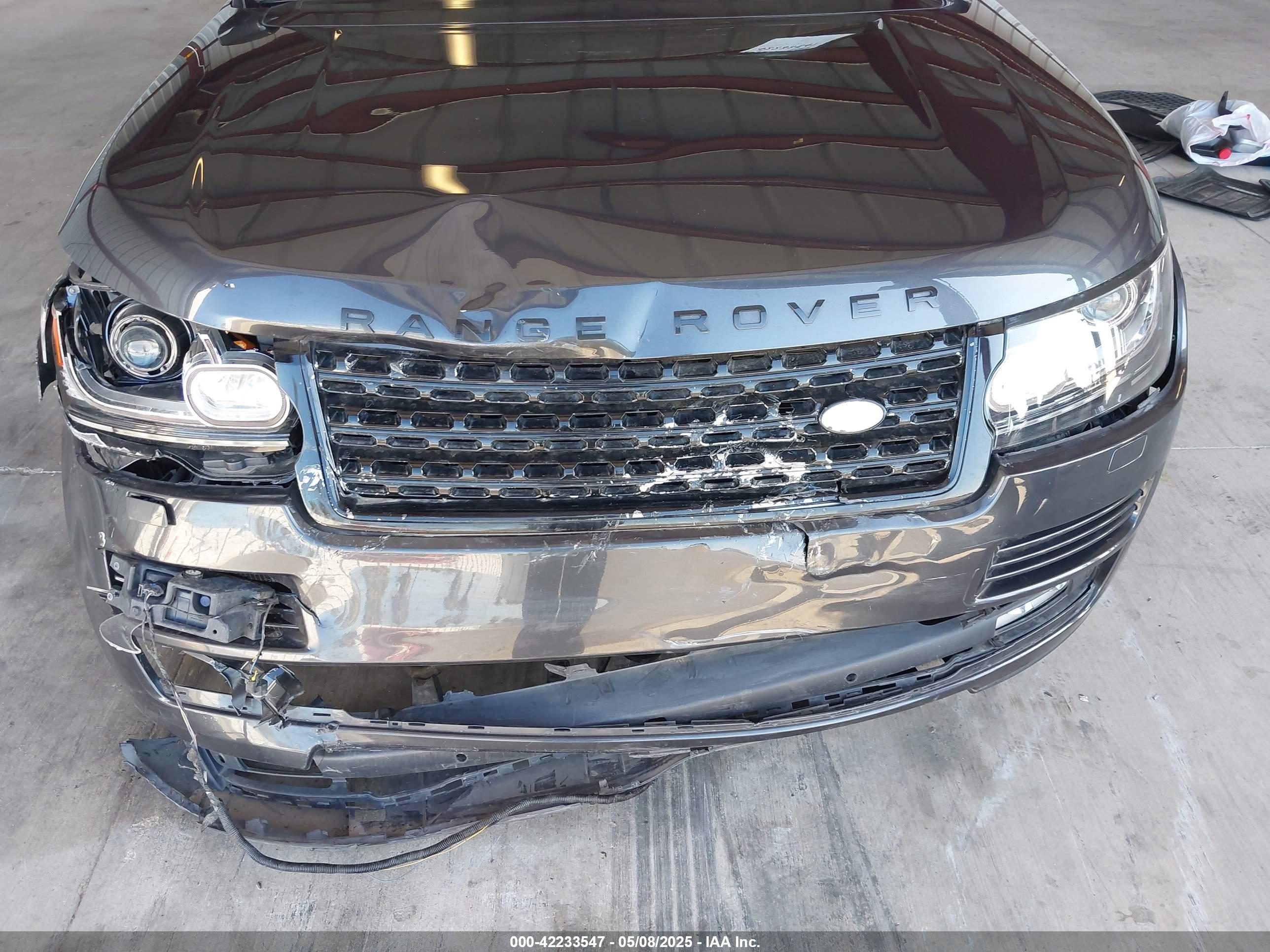 LAND ROVER image 6