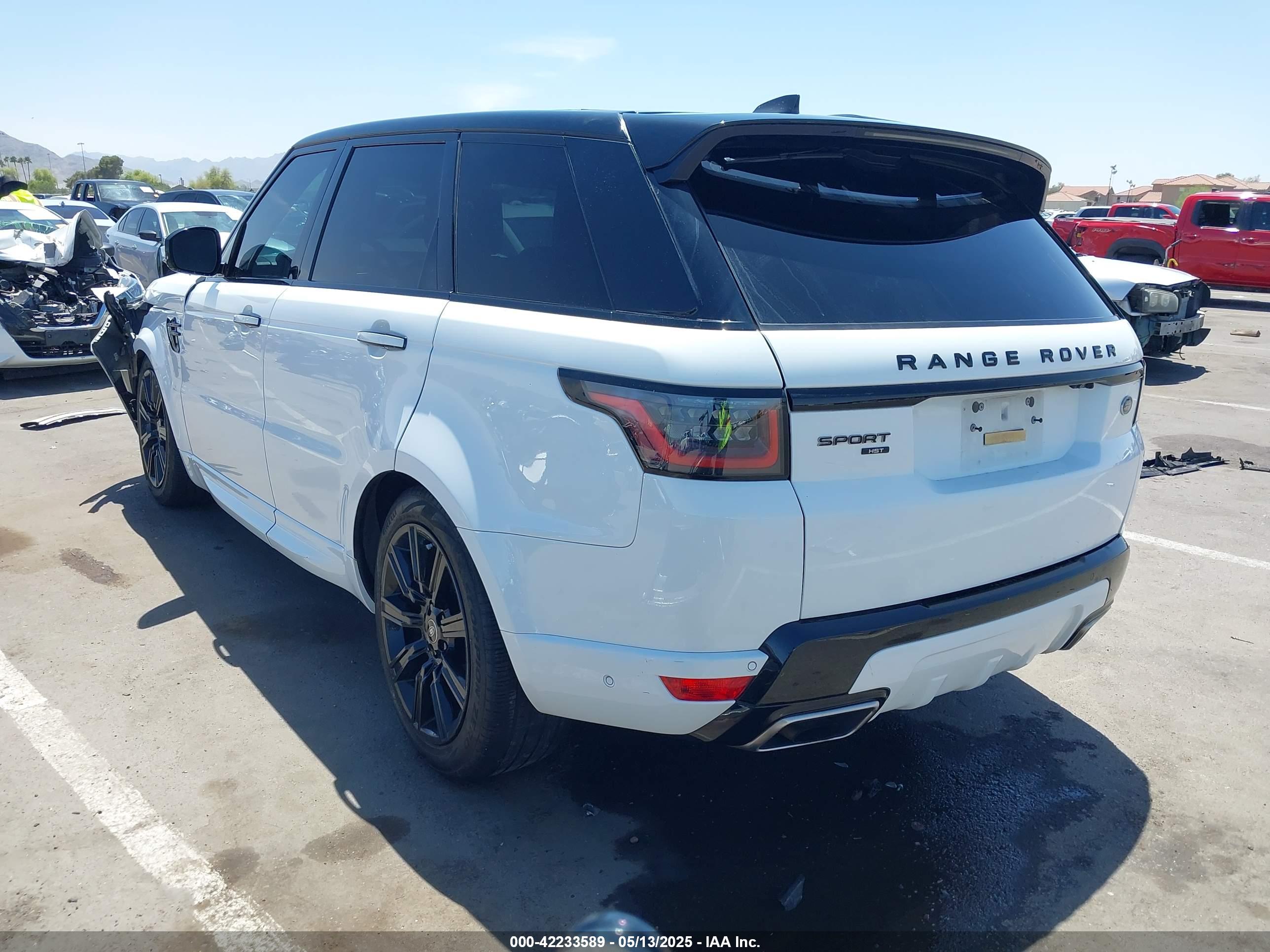 LAND ROVER image 3