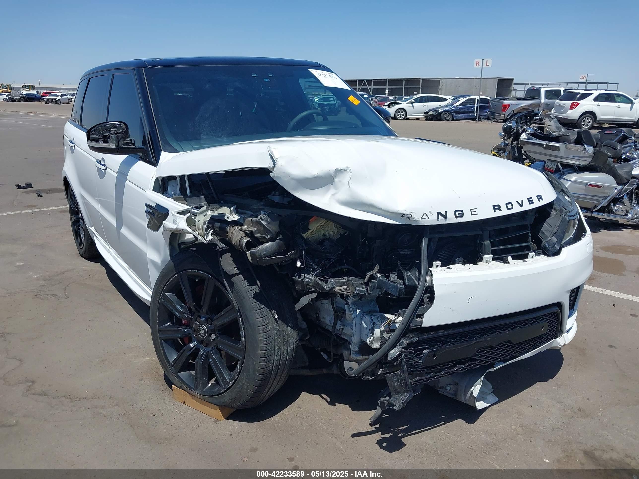 LAND ROVER image 6