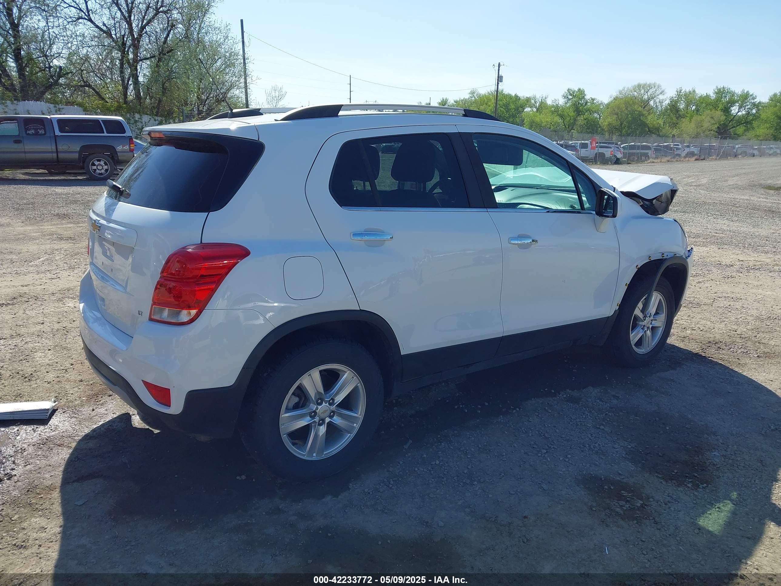 CHEVROLET TRAX image 4