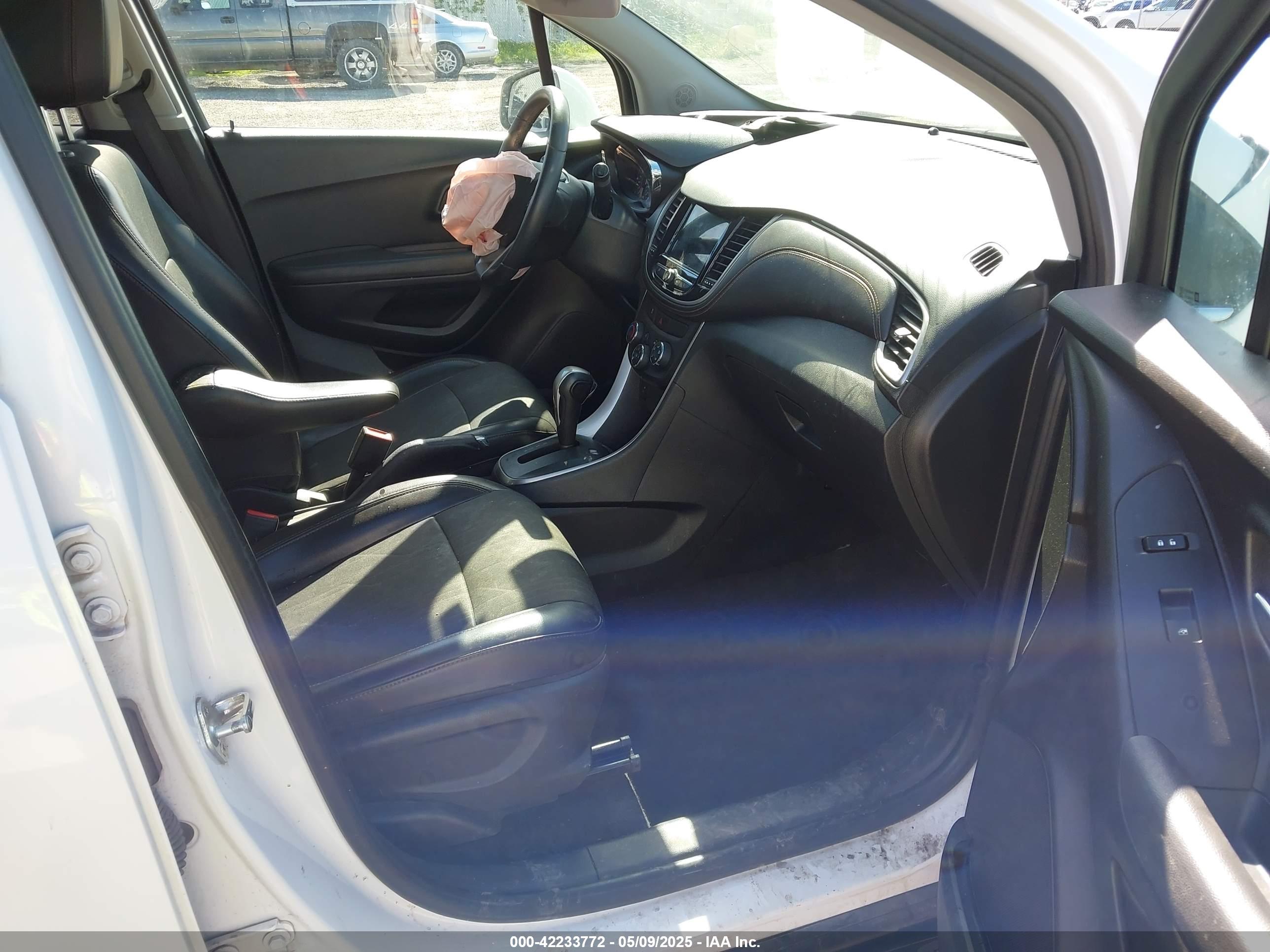 CHEVROLET TRAX image 5