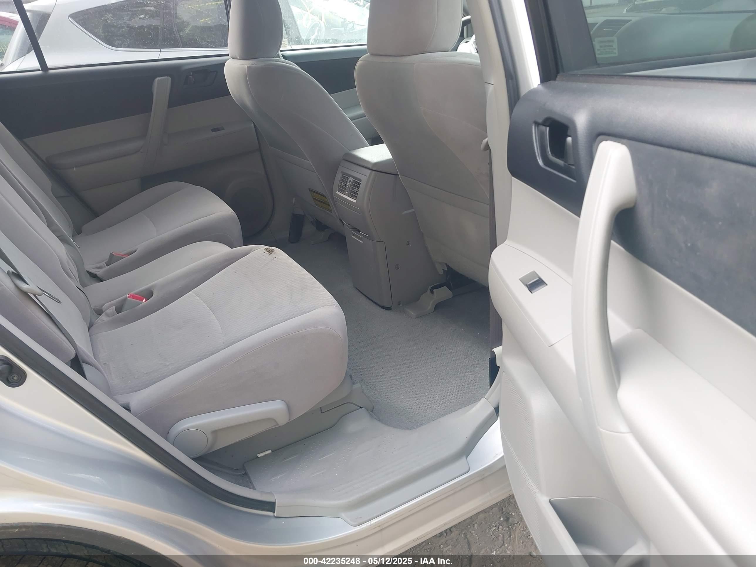 TOYOTA HIGHLANDER image 8