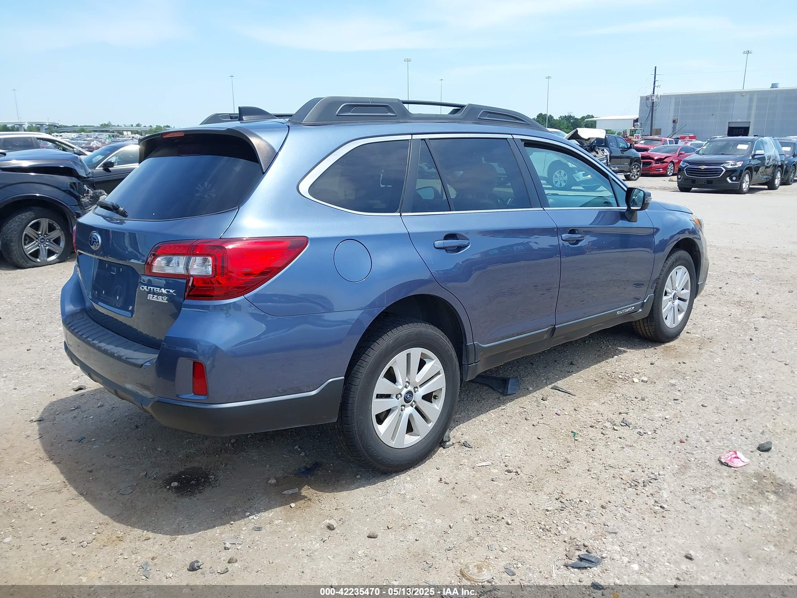 SUBARU OUTBACK image 4