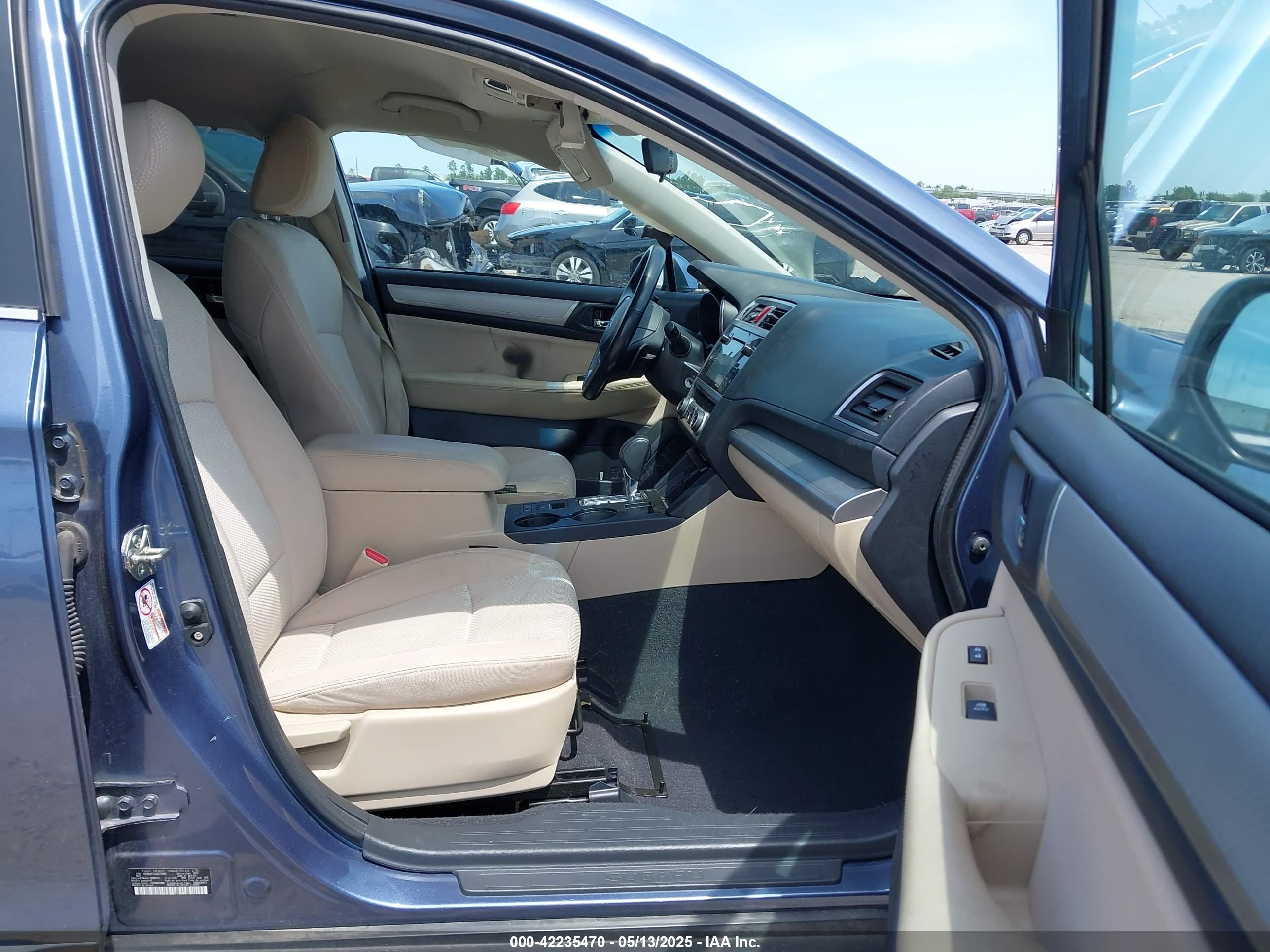SUBARU OUTBACK image 5