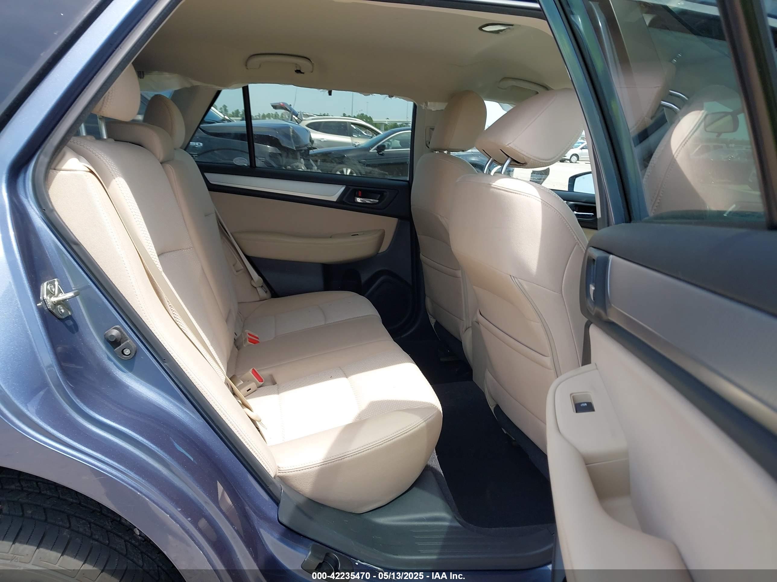 SUBARU OUTBACK image 8