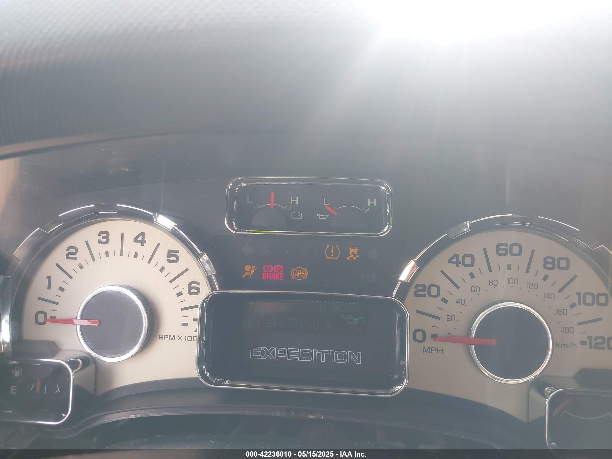 FORD EXPEDITION image 7