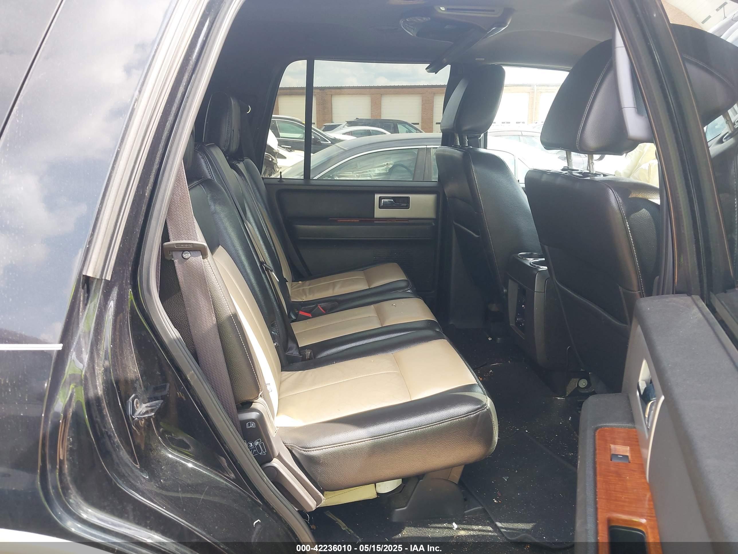 FORD EXPEDITION image 8