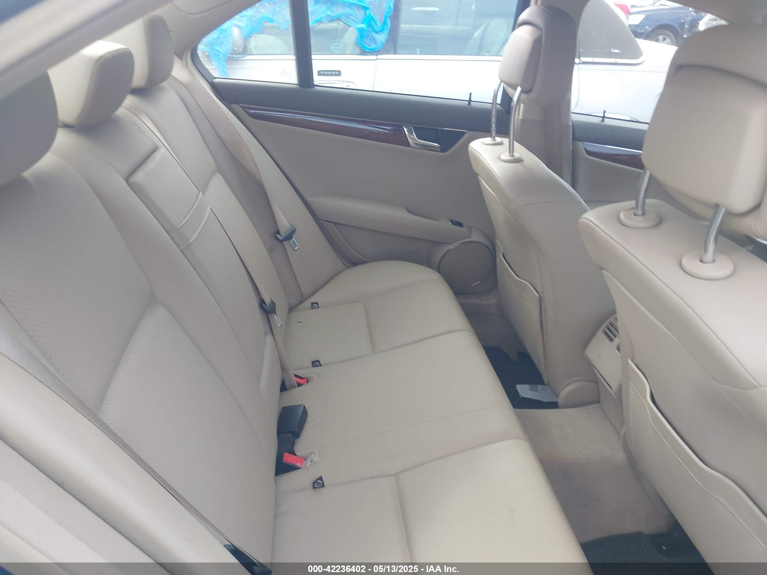 MERCEDES-BENZ C image 8