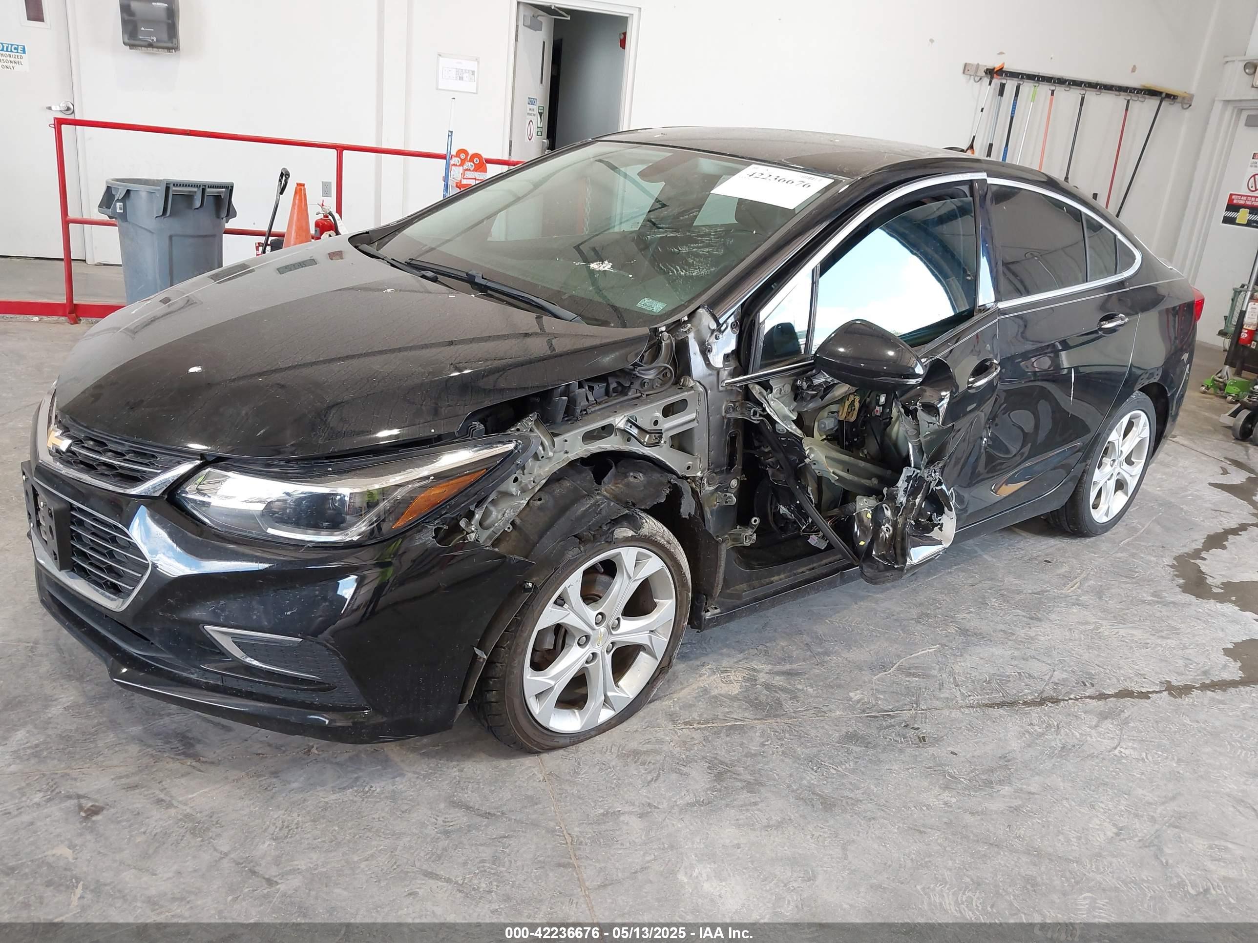 CHEVROLET CRUZE image 2