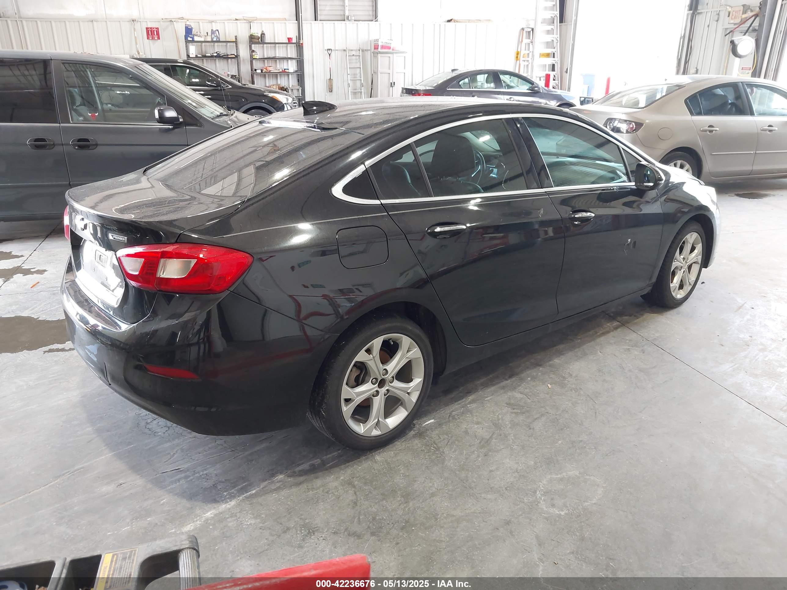 CHEVROLET CRUZE image 4