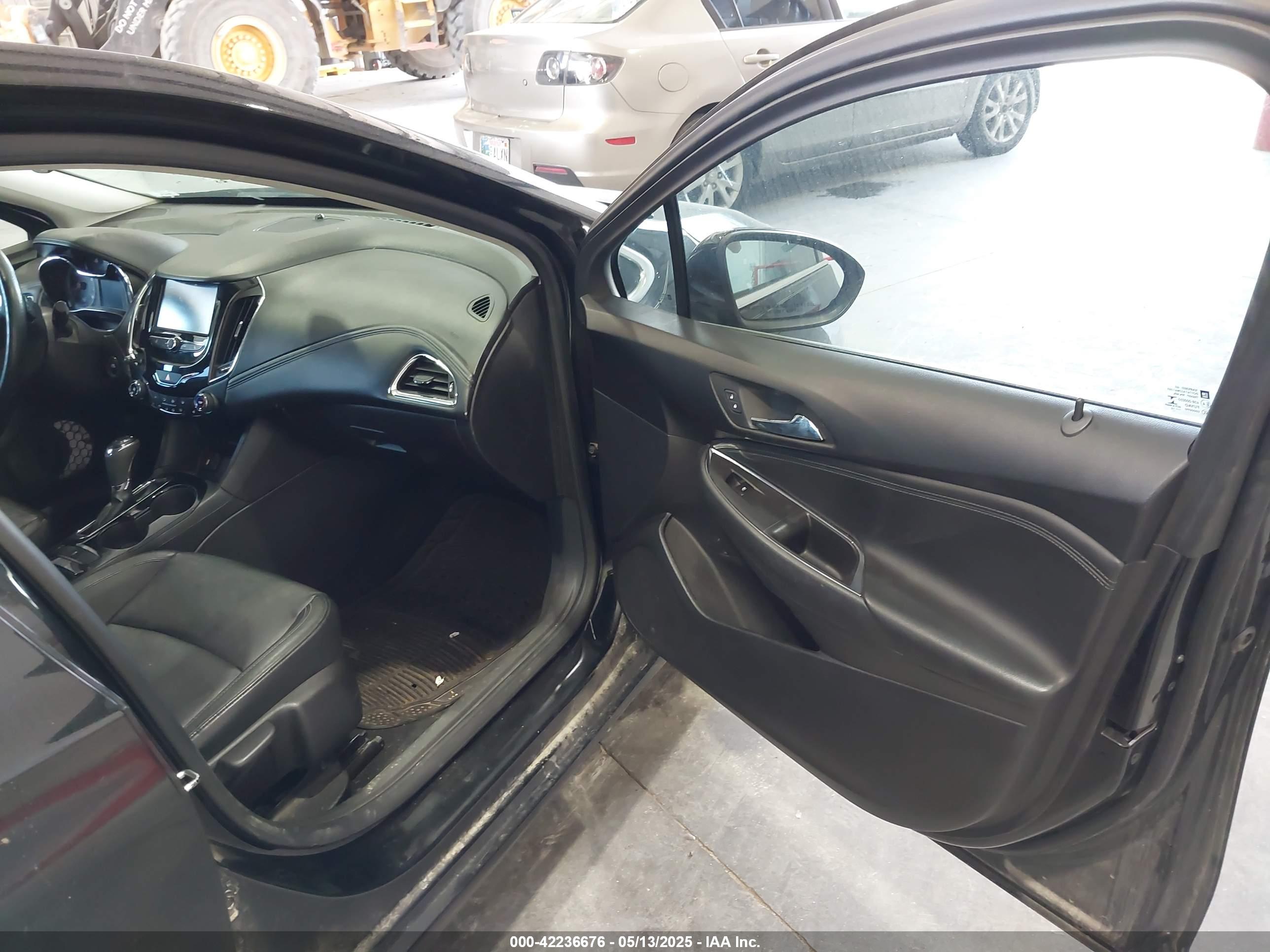CHEVROLET CRUZE image 5