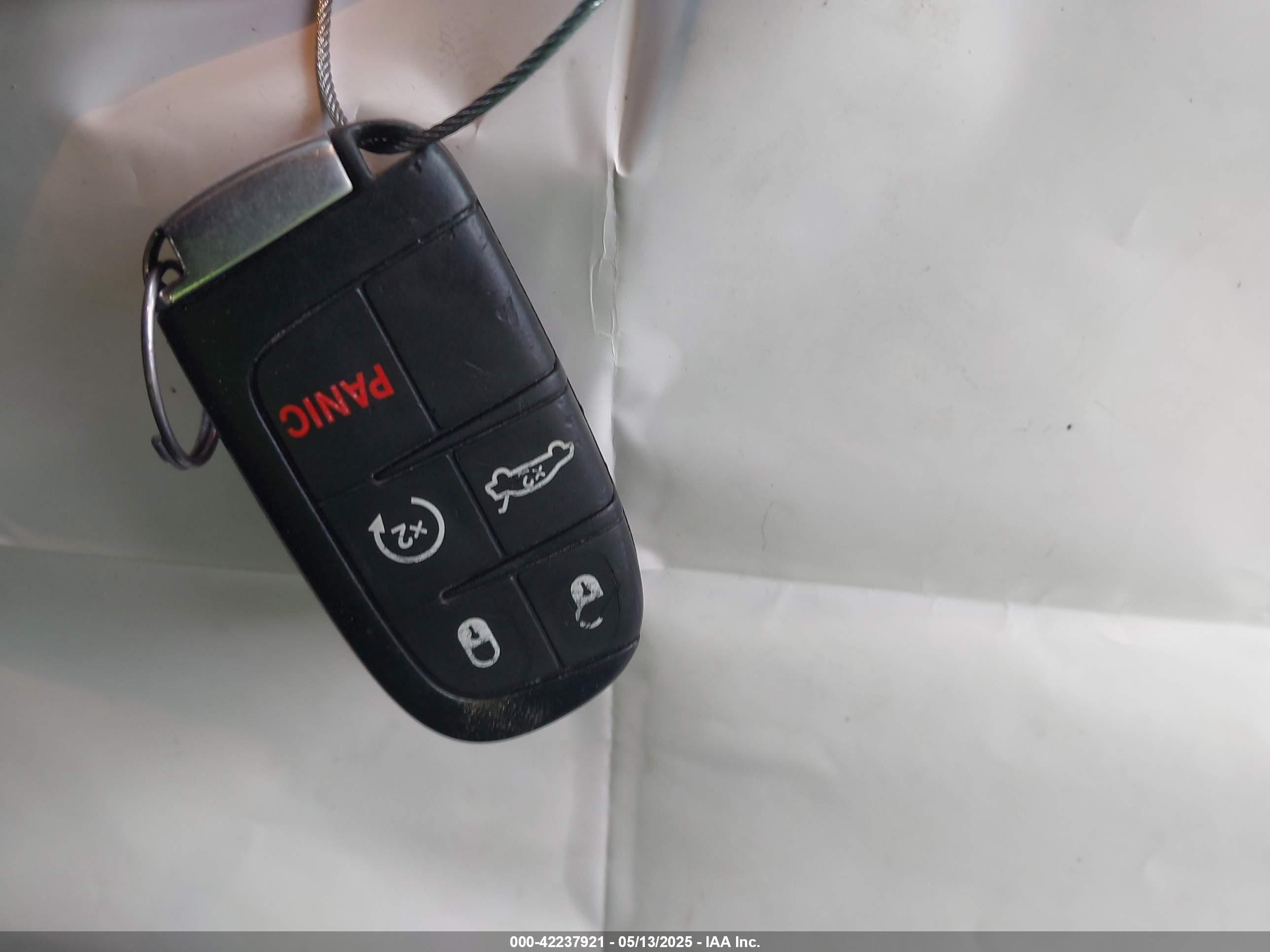 CHRYSLER 300 image 11