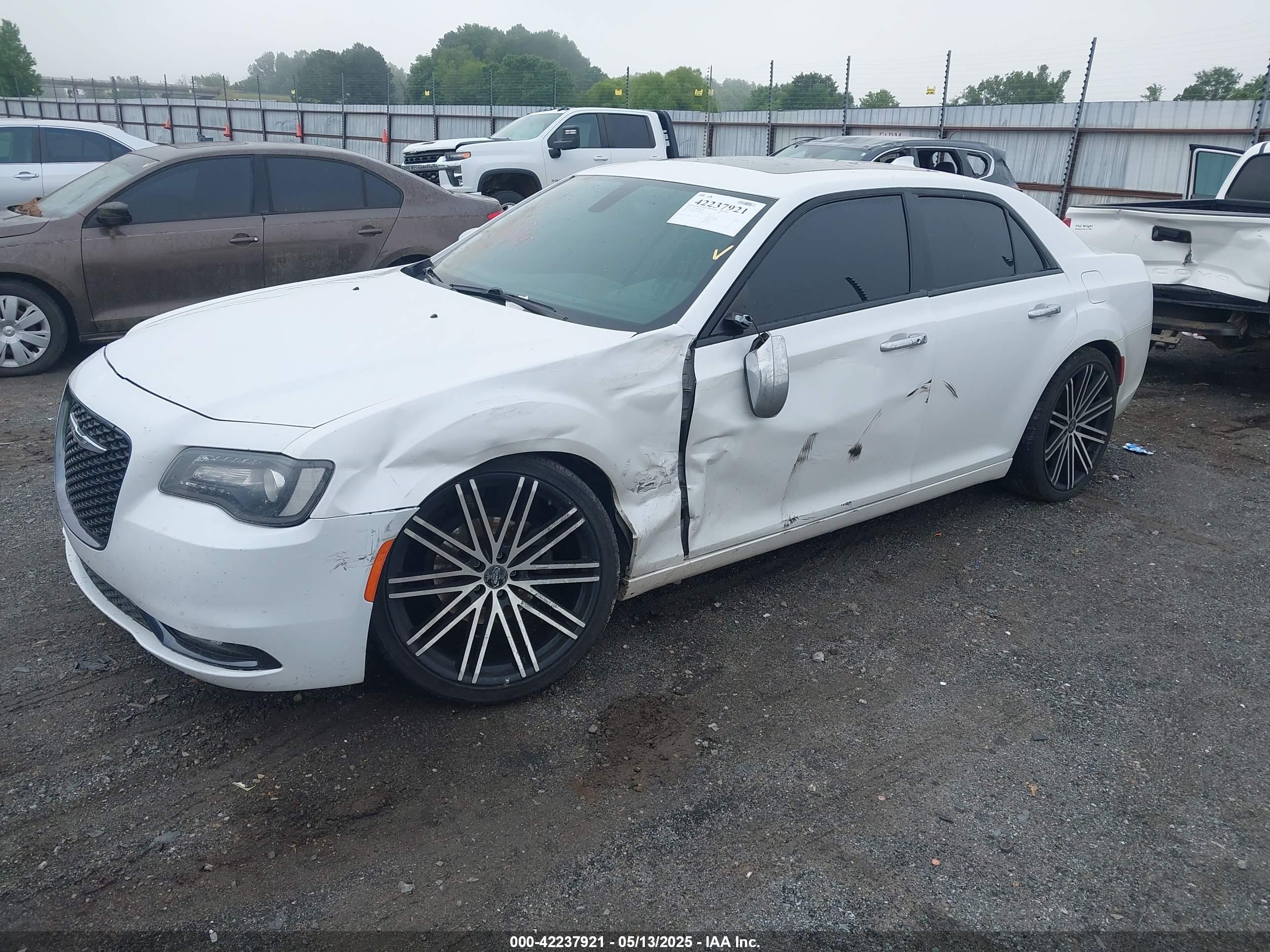 CHRYSLER 300 image 2
