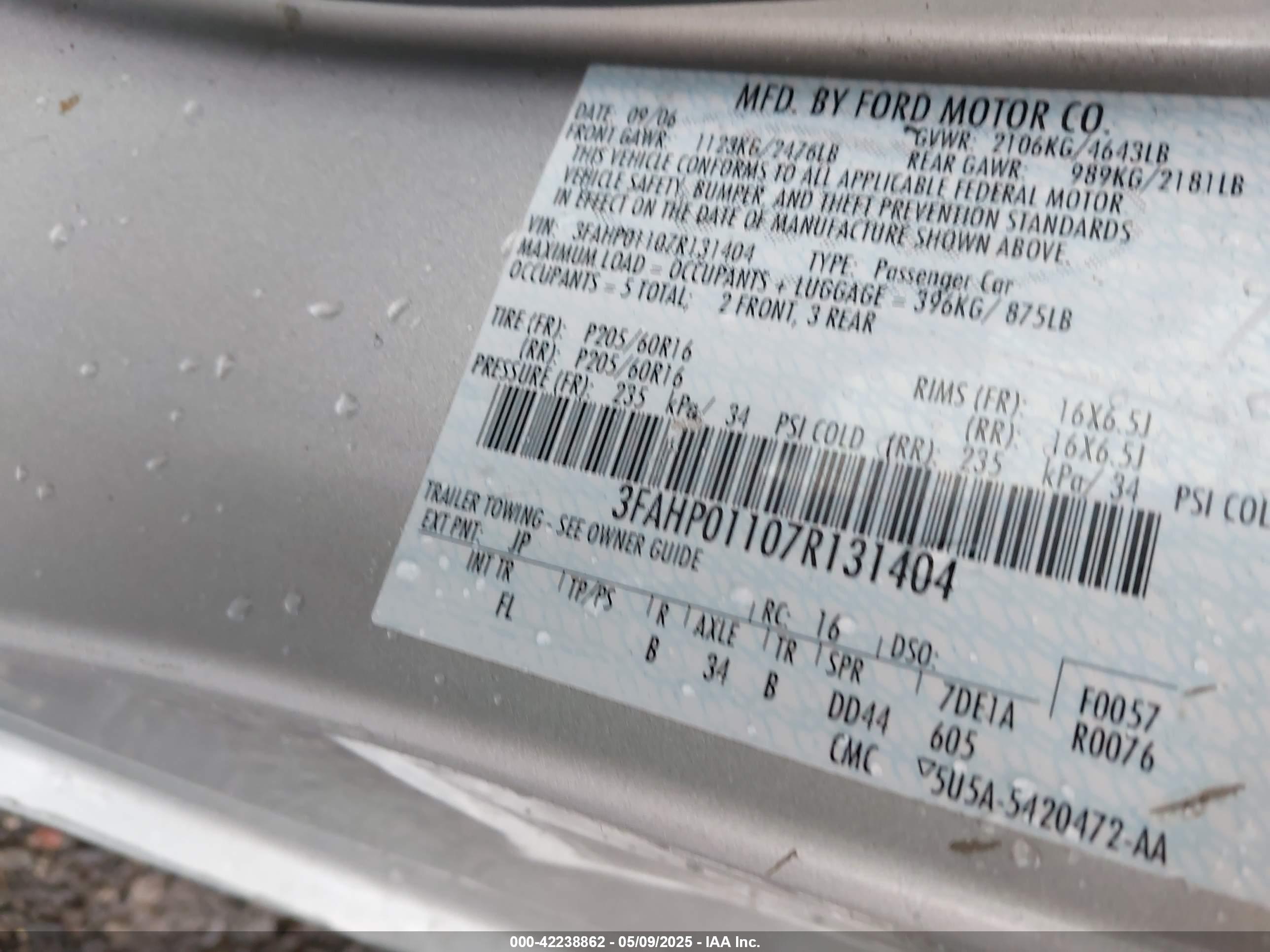 FORD FUSION image 9