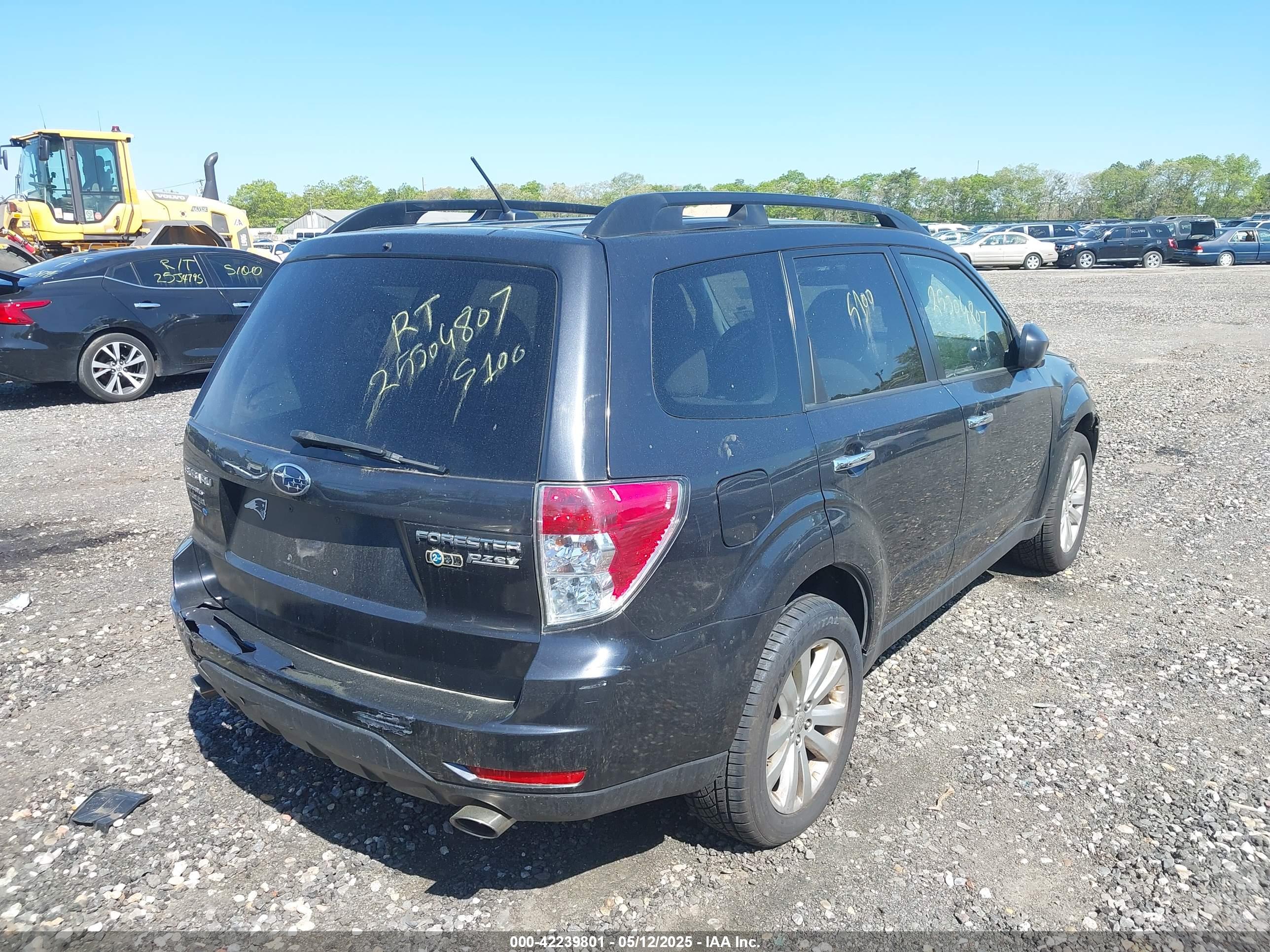 SUBARU FORESTER image 4