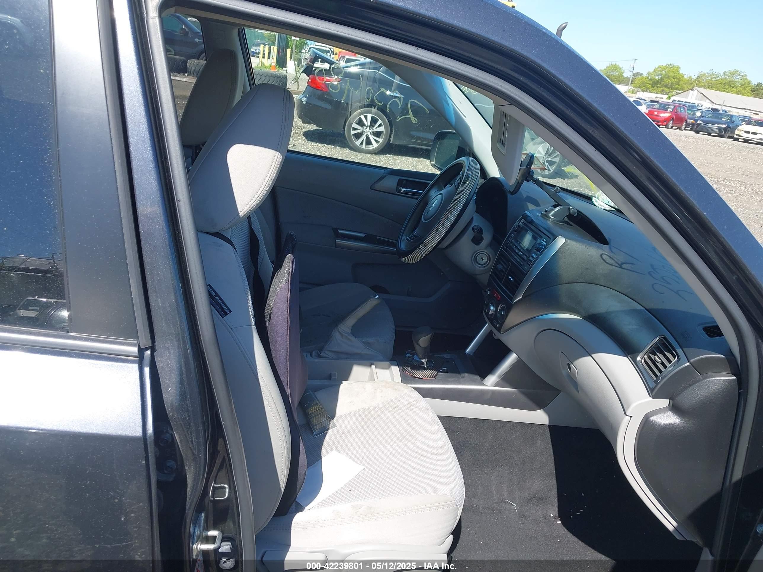 SUBARU FORESTER image 5