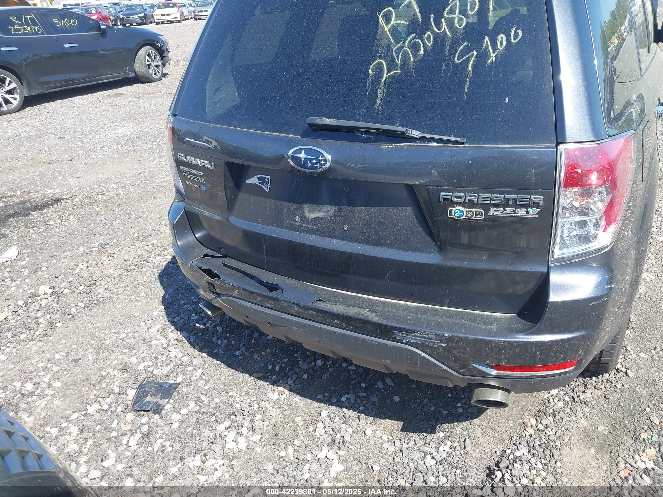 SUBARU FORESTER image 6