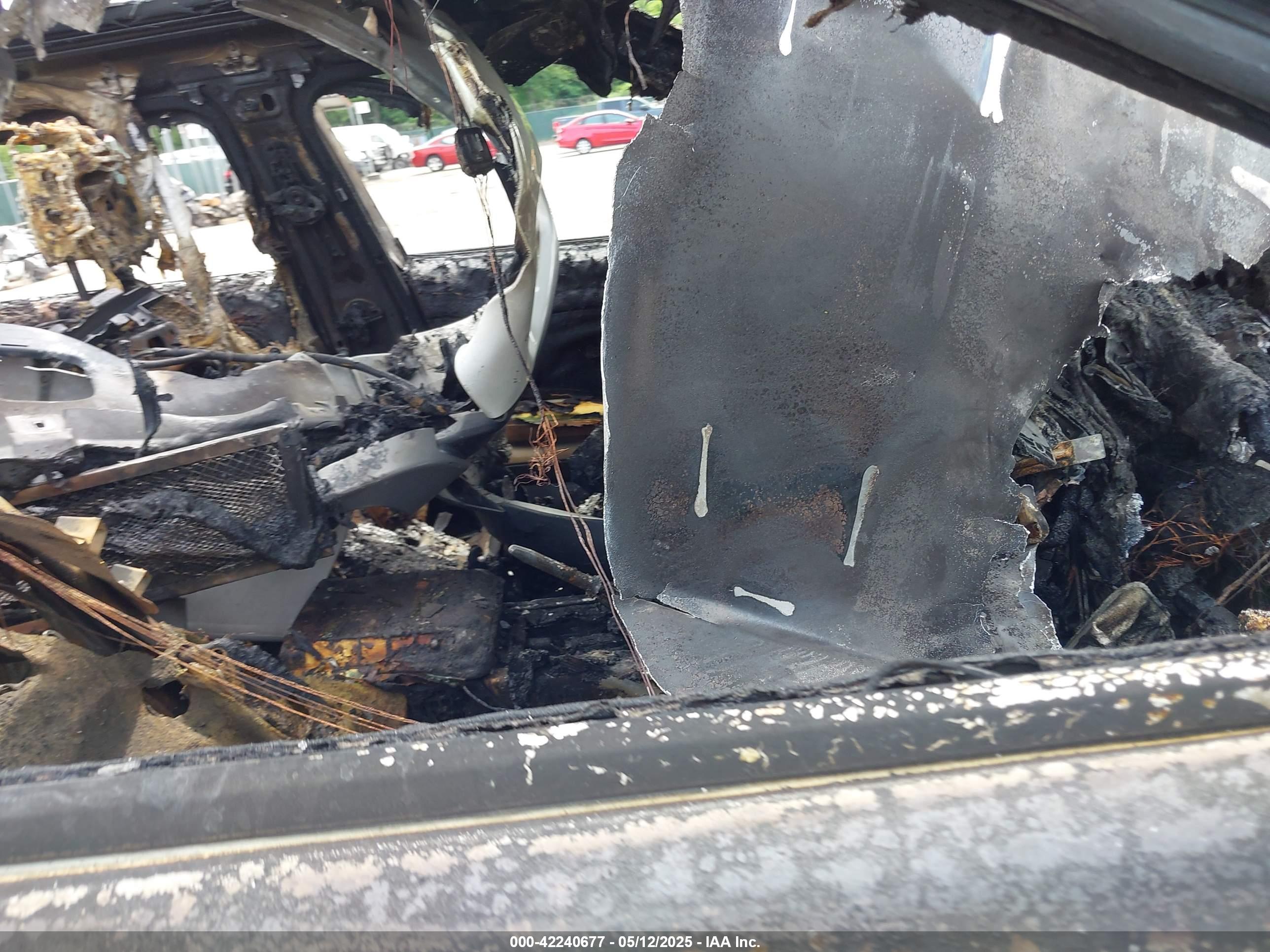 LAND ROVER image 5
