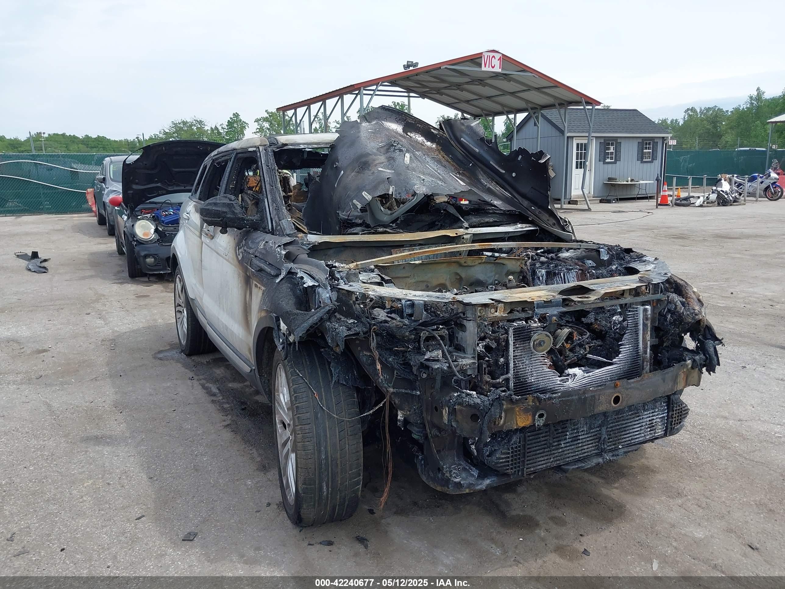 LAND ROVER image 6