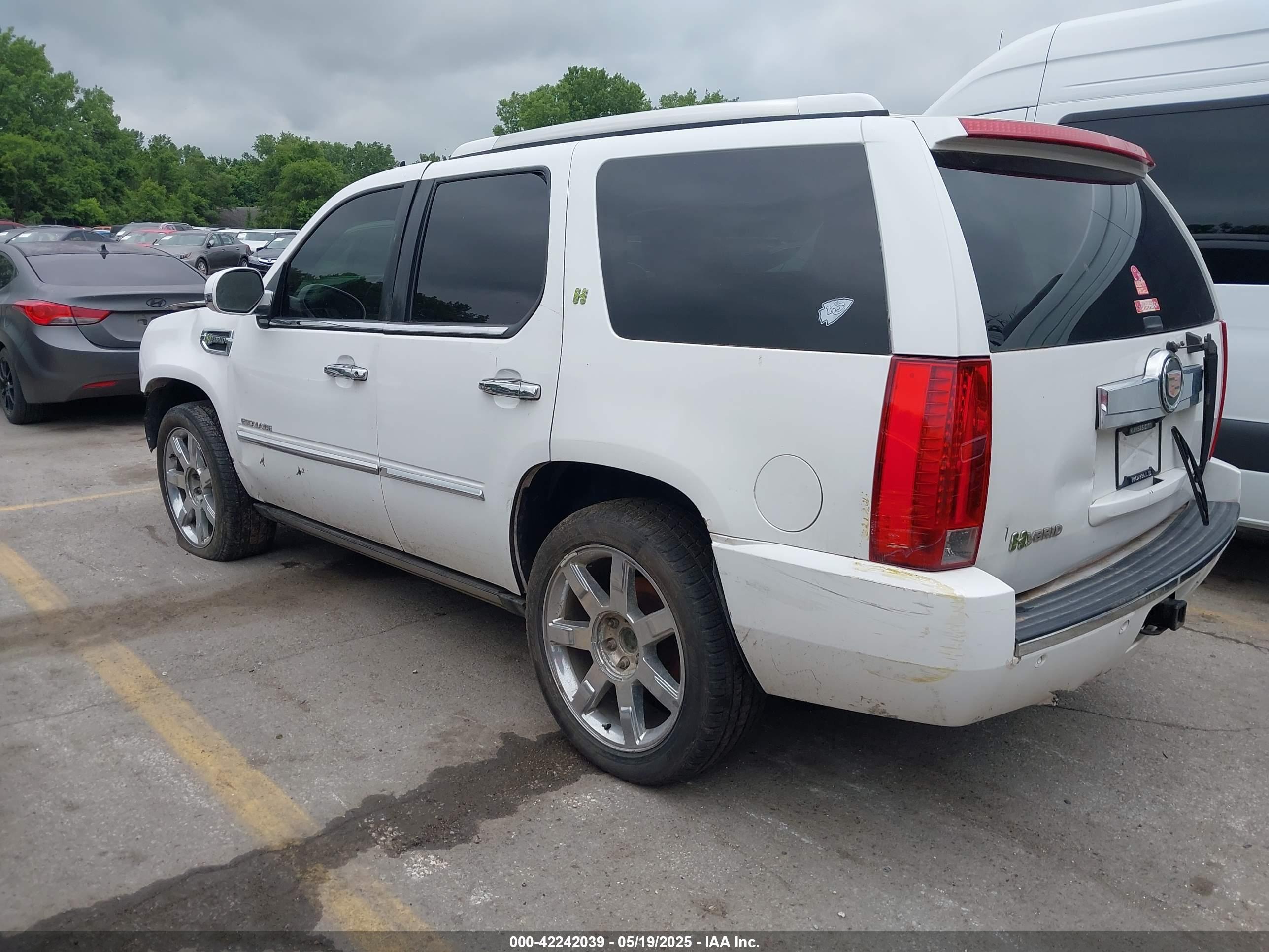 CADILLAC ESCALADE image 3