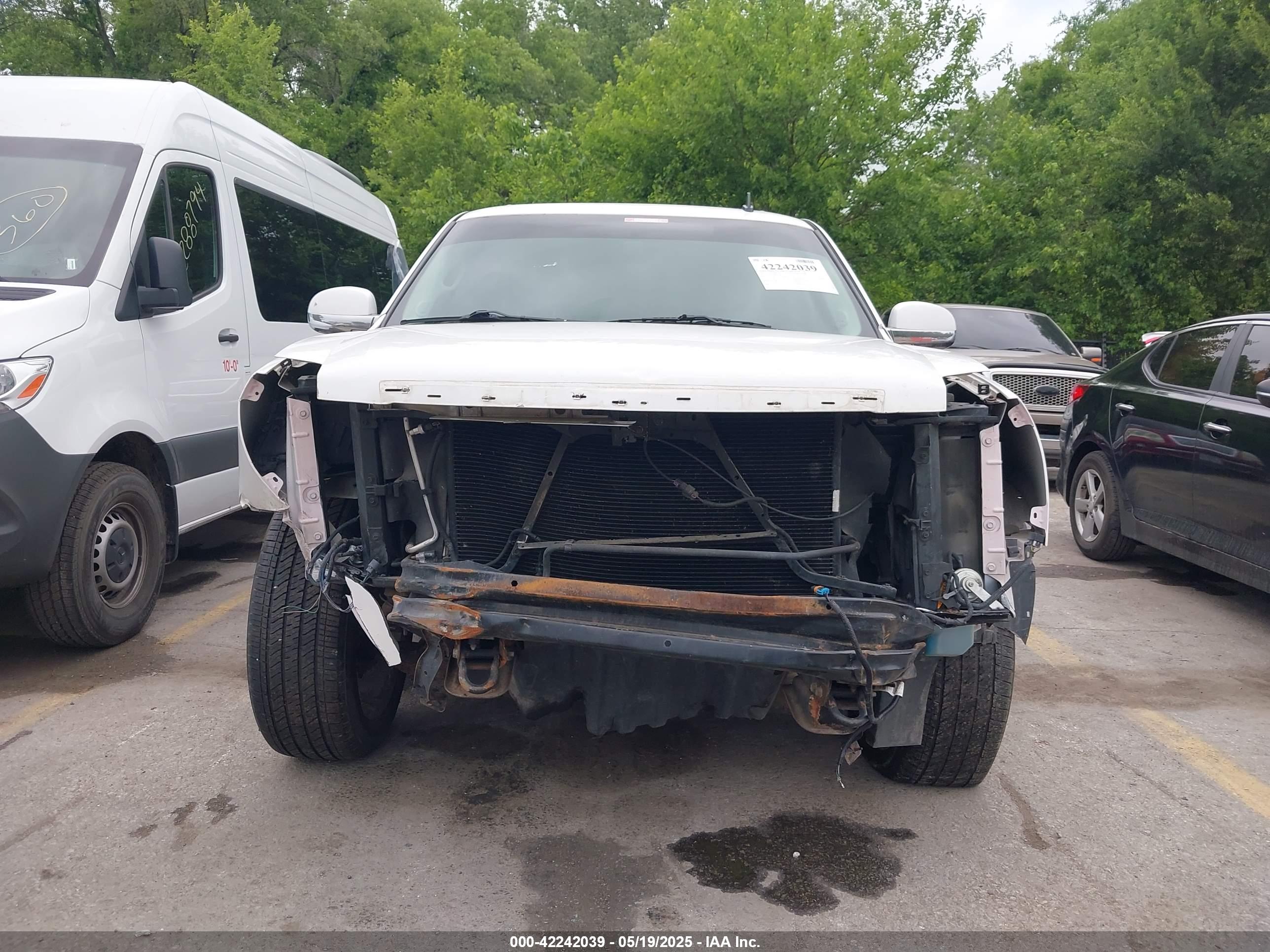CADILLAC ESCALADE image 6