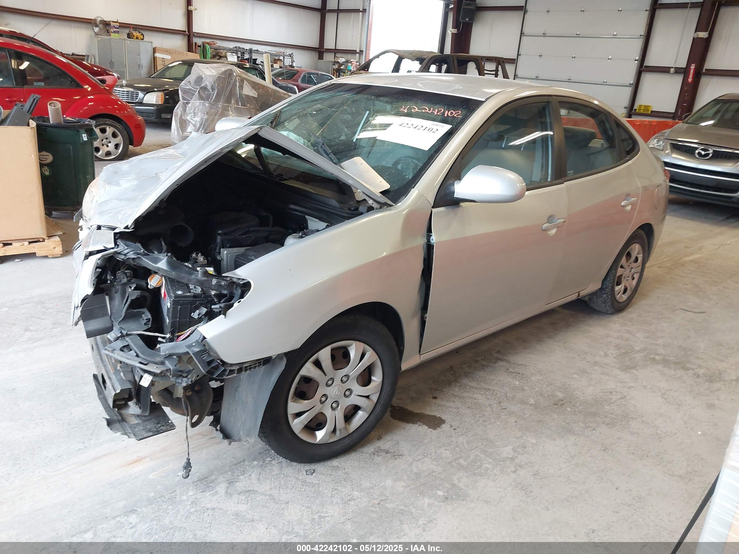 HYUNDAI ELANTRA image 2