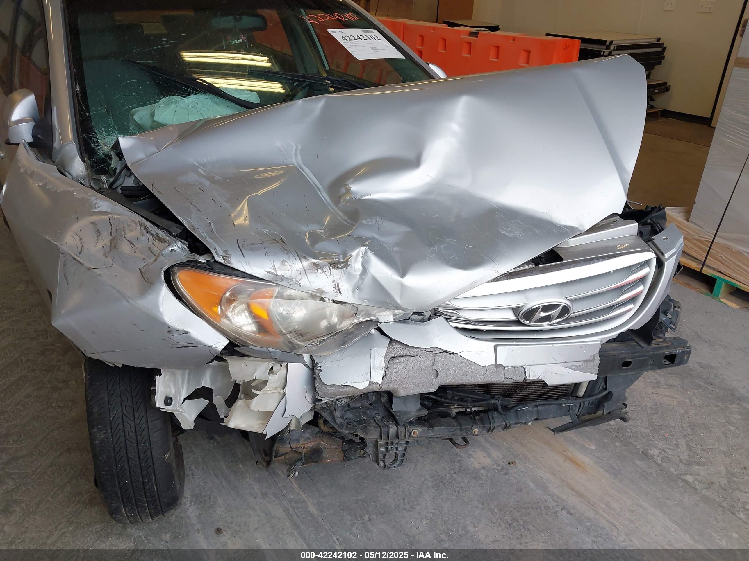 HYUNDAI ELANTRA image 6