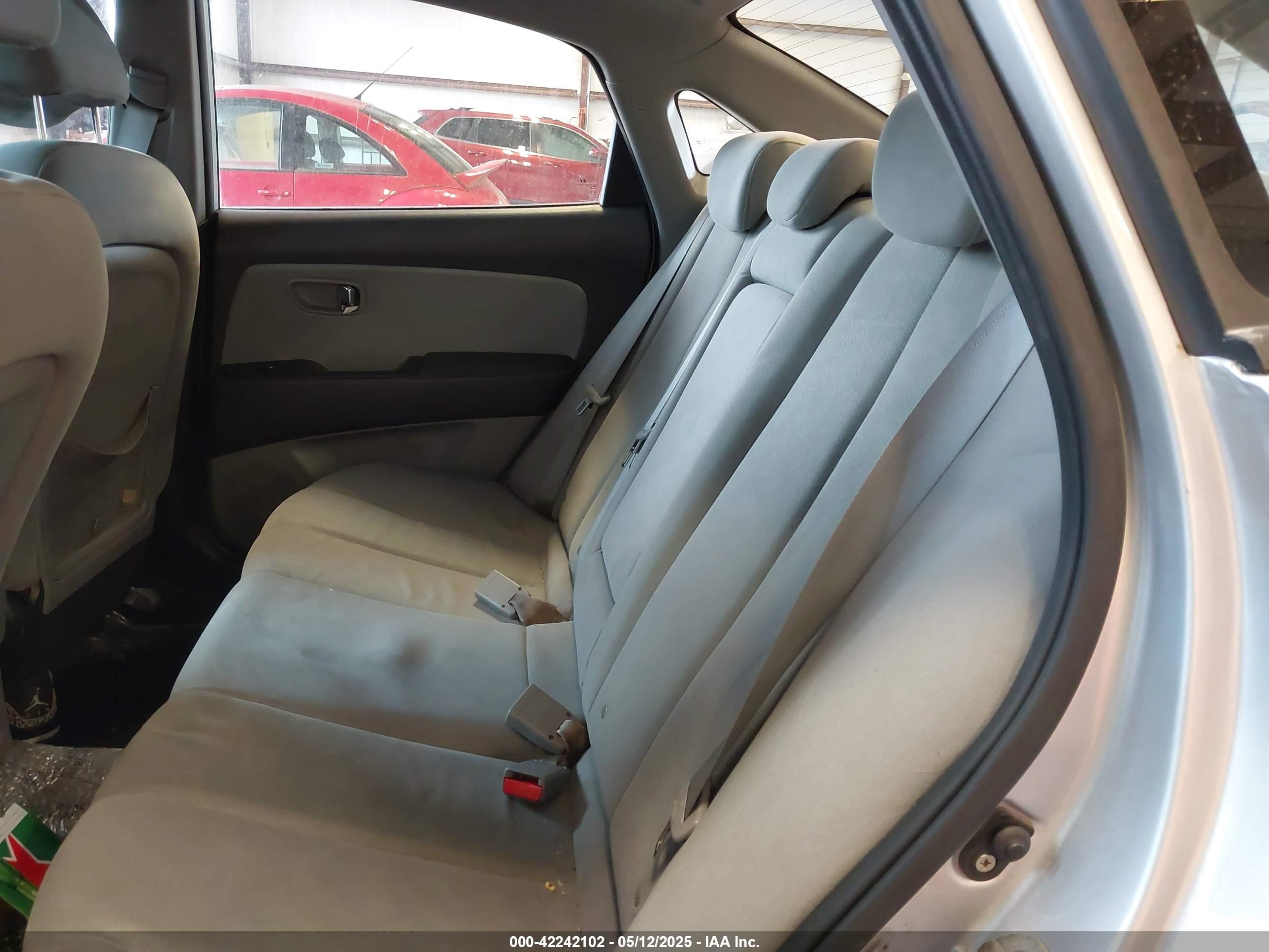 HYUNDAI ELANTRA image 8