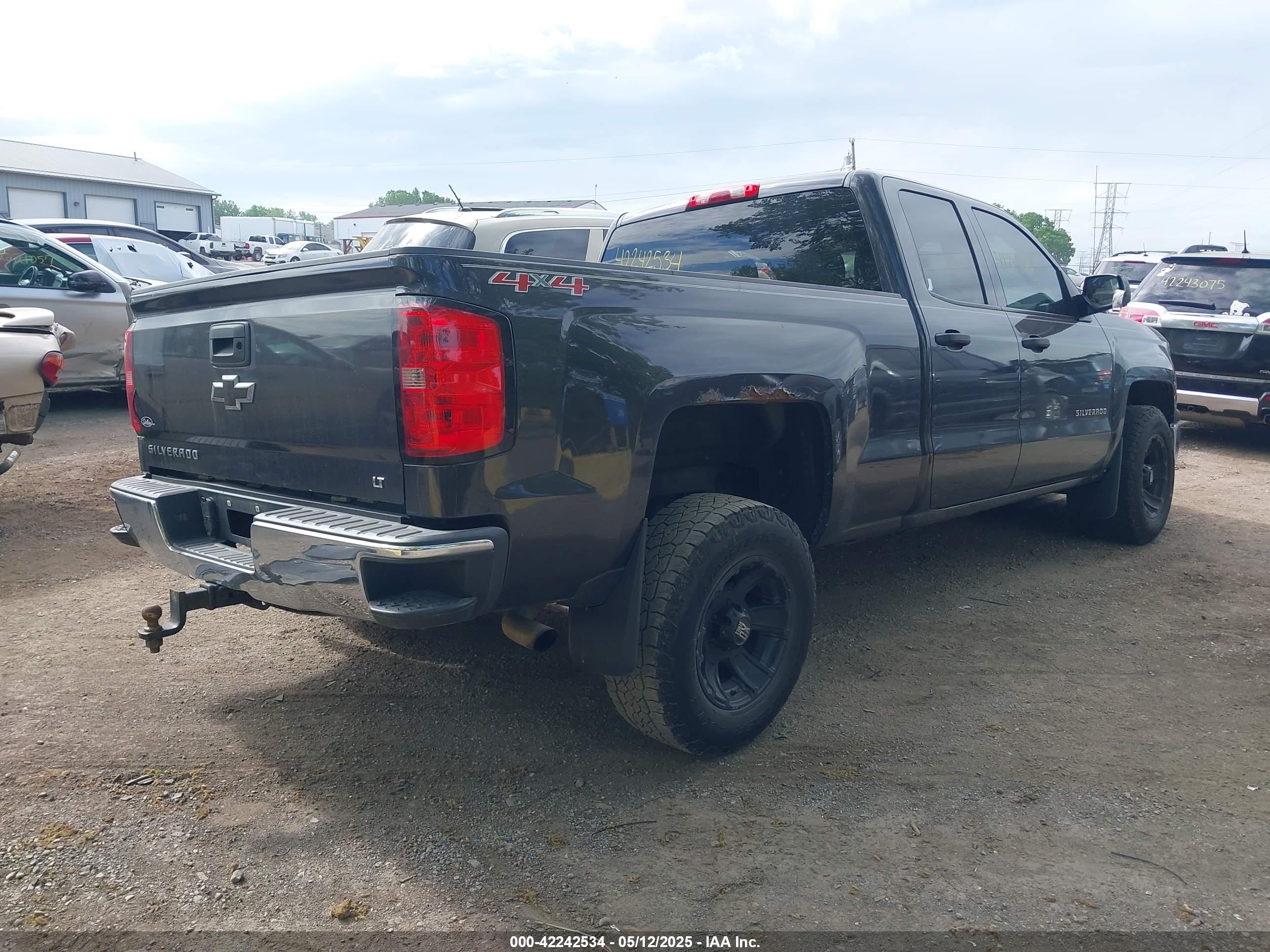 CHEVROLET SILVERADO image 4