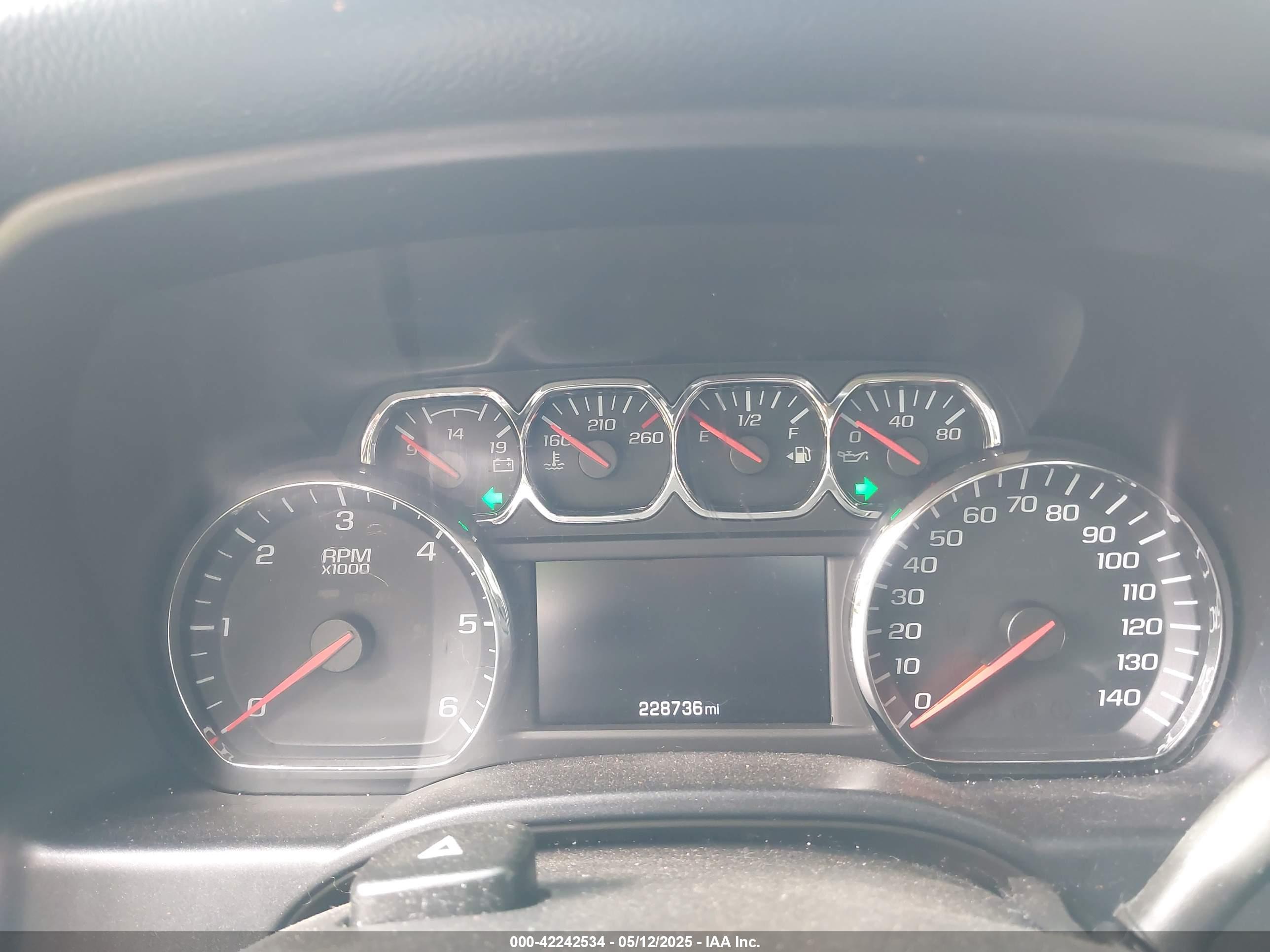 CHEVROLET SILVERADO image 7