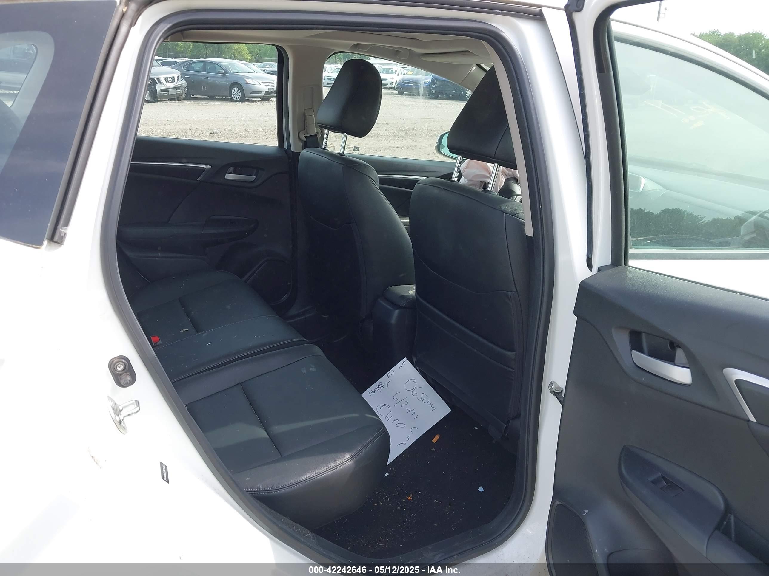 HONDA FIT image 8