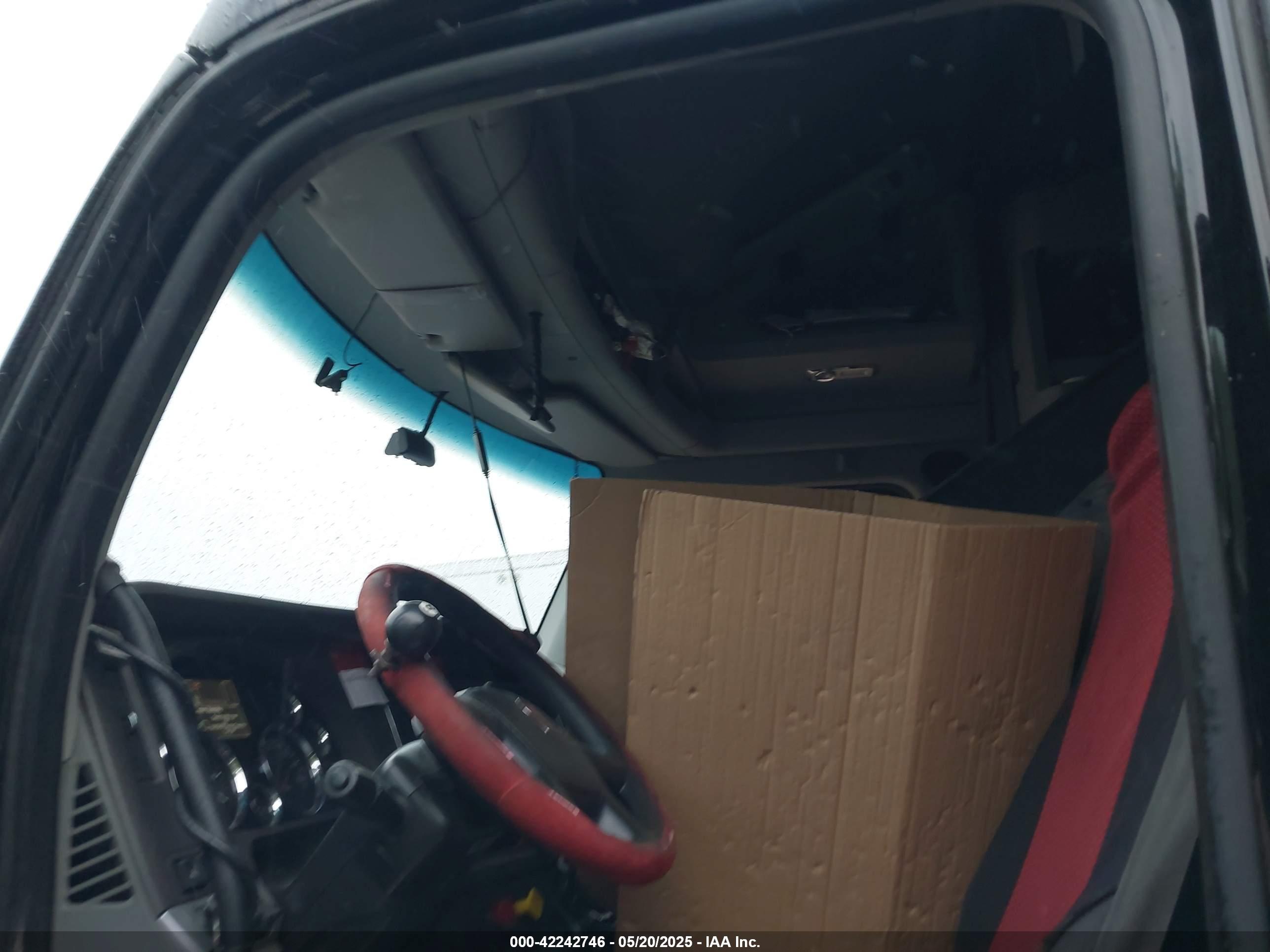 KENWORTH T680 image 7