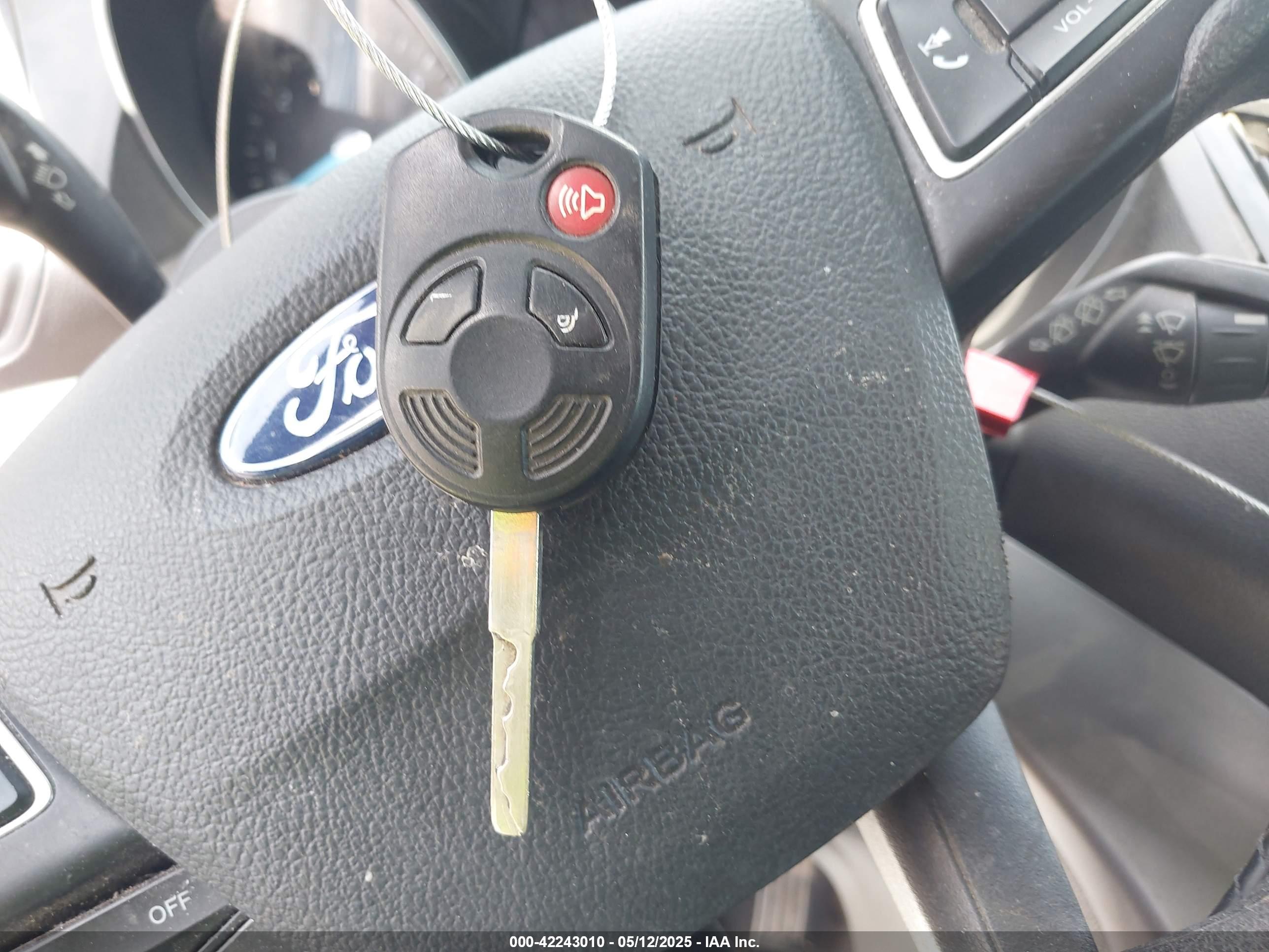 FORD ESCAPE image 11