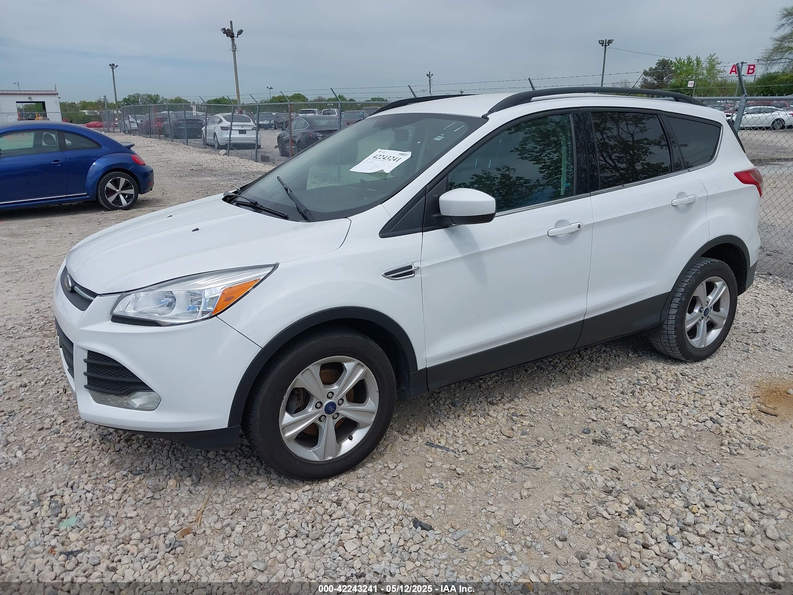 FORD ESCAPE image 2