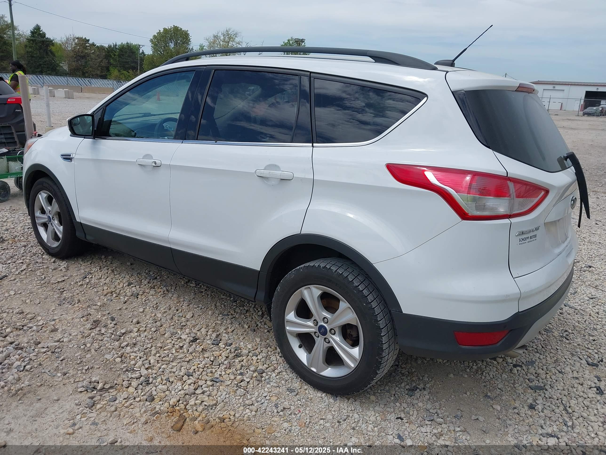 FORD ESCAPE image 3