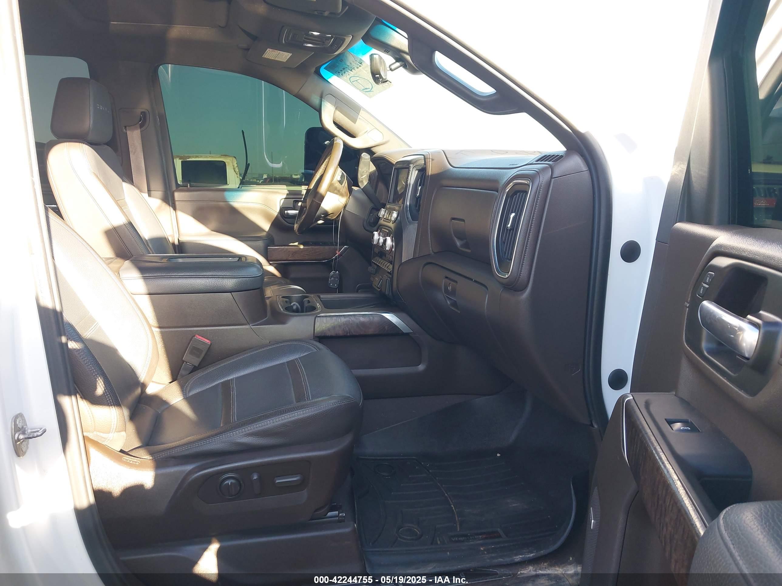 GMC SIERRA image 7